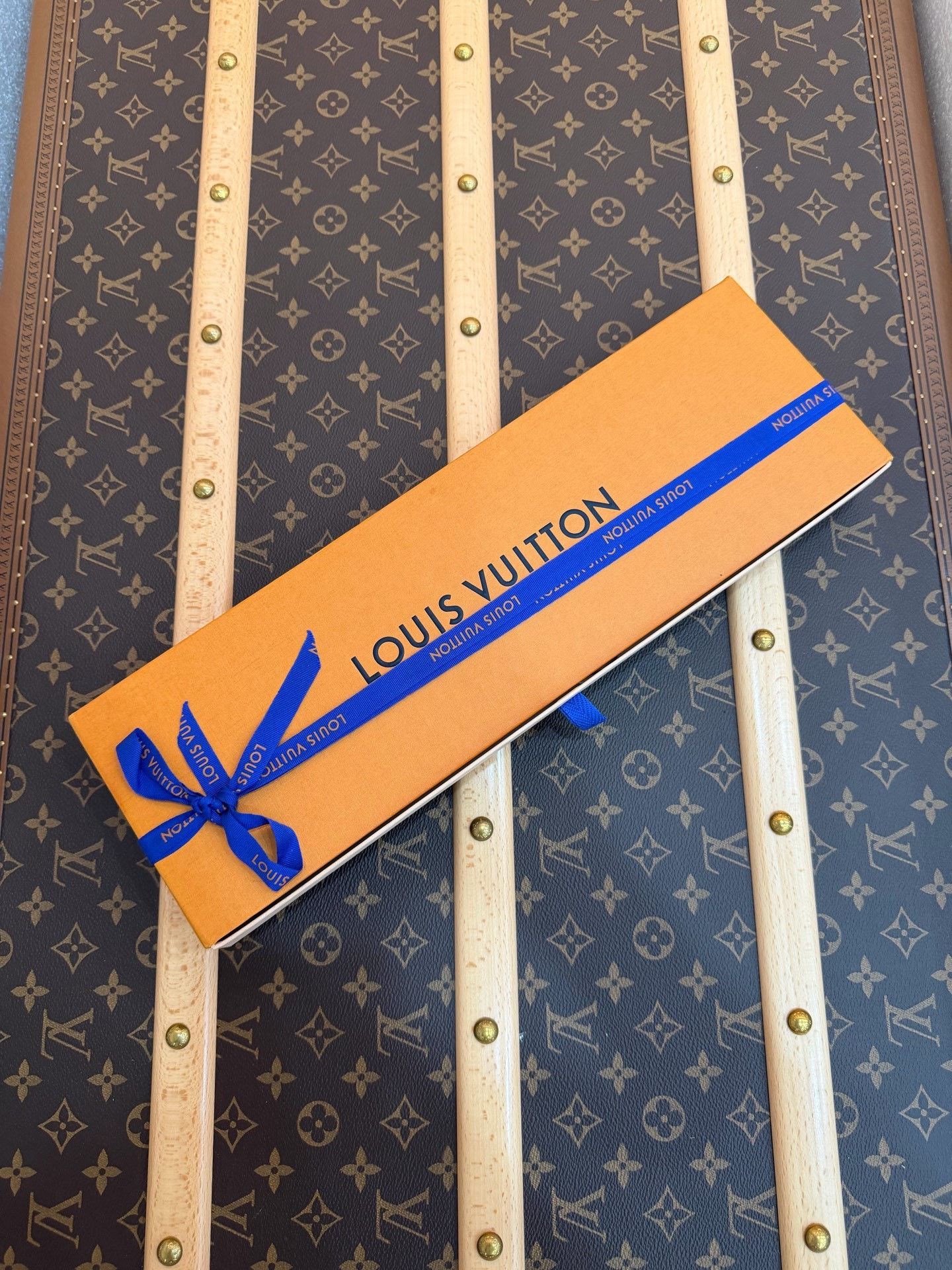 Louis Vuitton Louis Vuitton Monogram Logo Tie Size ONE SIZE - 2 Thumbnail