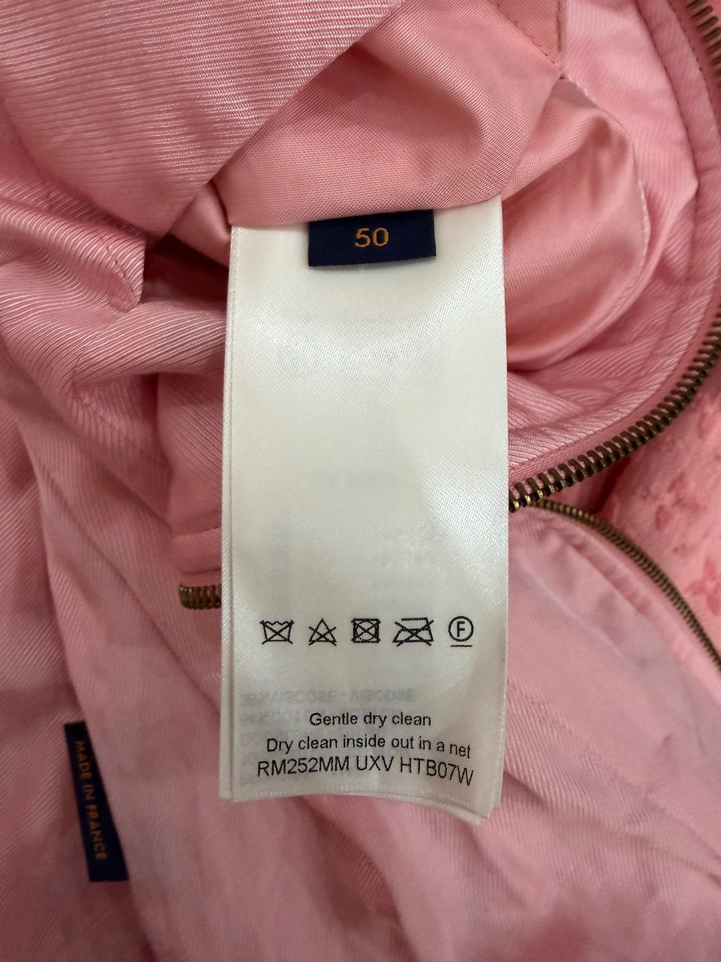 Louis Vuitton Louis Vuitton Pink Flocked Monogram Short Coat Size XL / US 12-14 / IT 48-50 - 4 Thumbnail