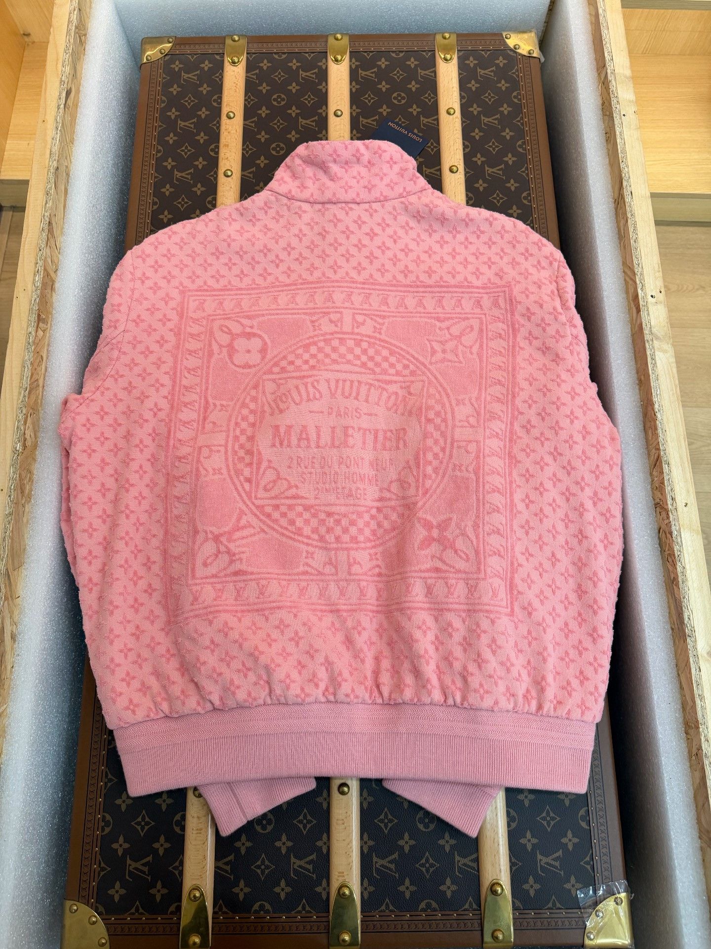Louis Vuitton Louis Vuitton Pink Flocked Monogram Short Coat Size XL / US 12-14 / IT 48-50 - 2 Thumbnail