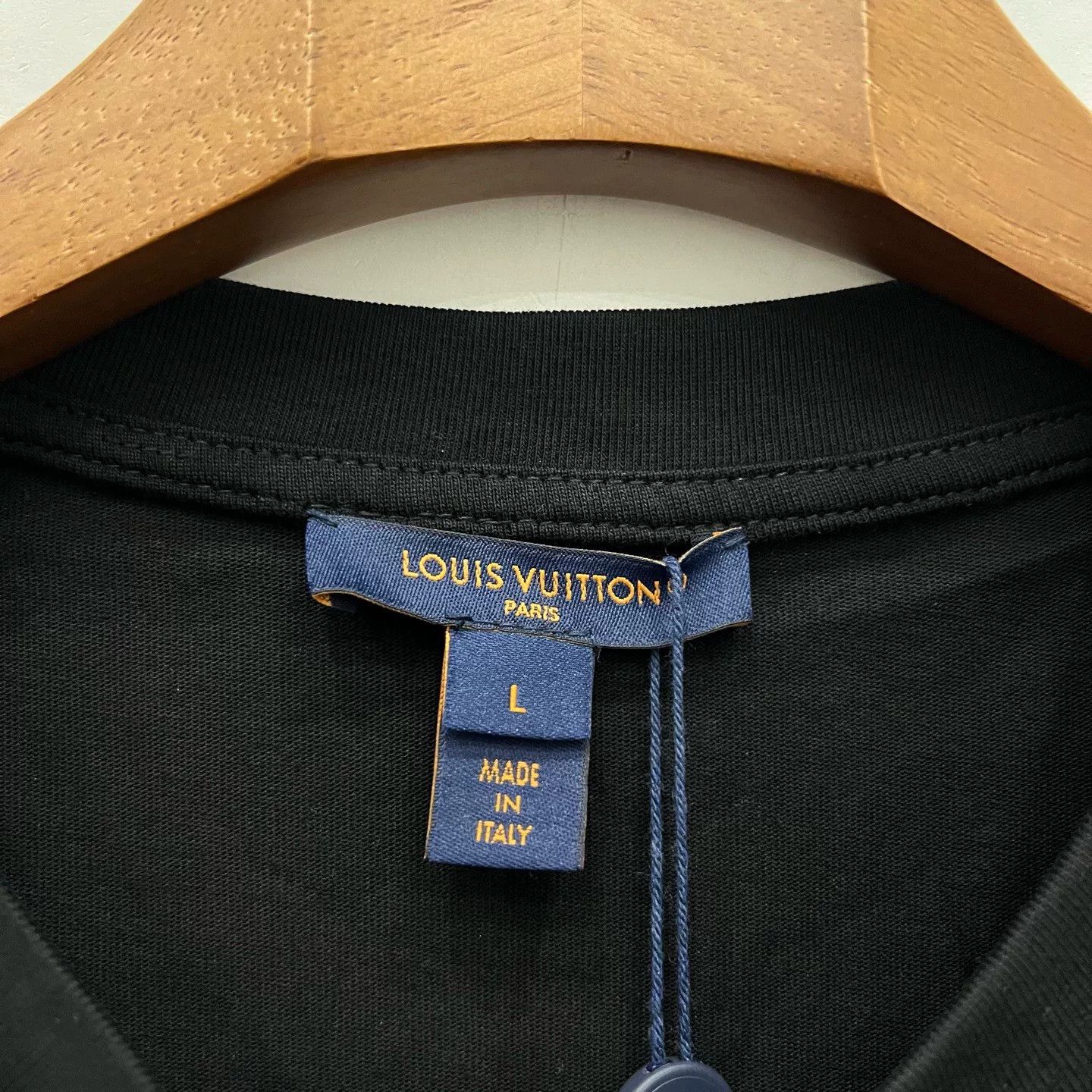 Louis Vuitton Louis Vuitton SS25 Neon Logo Print Tee Size US L / EU 52-54 / 3 - 5 Thumbnail