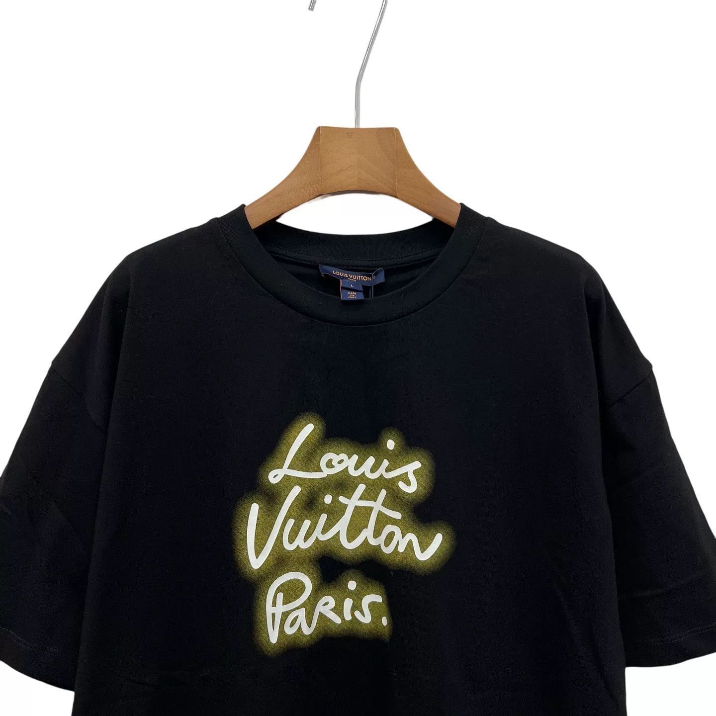 Louis Vuitton Louis Vuitton SS25 Neon Logo Print Tee Size US L / EU 52-54 / 3 - 3 Thumbnail
