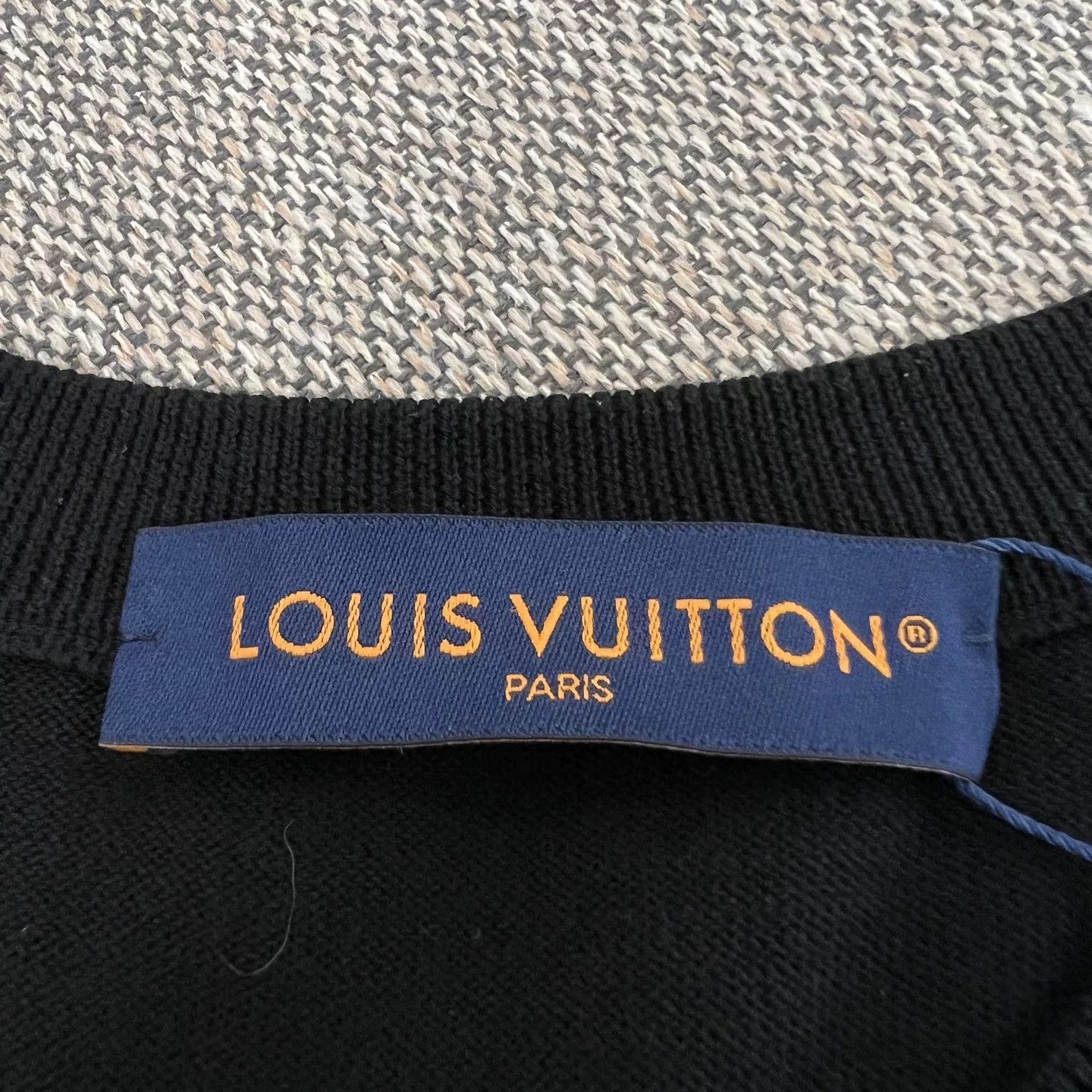 Louis Vuitton Louis Vuitton Beaded Logo Knit Short-Sleeve T-Shirt Size US XL / EU 56 / 4 - 3 Thumbnail