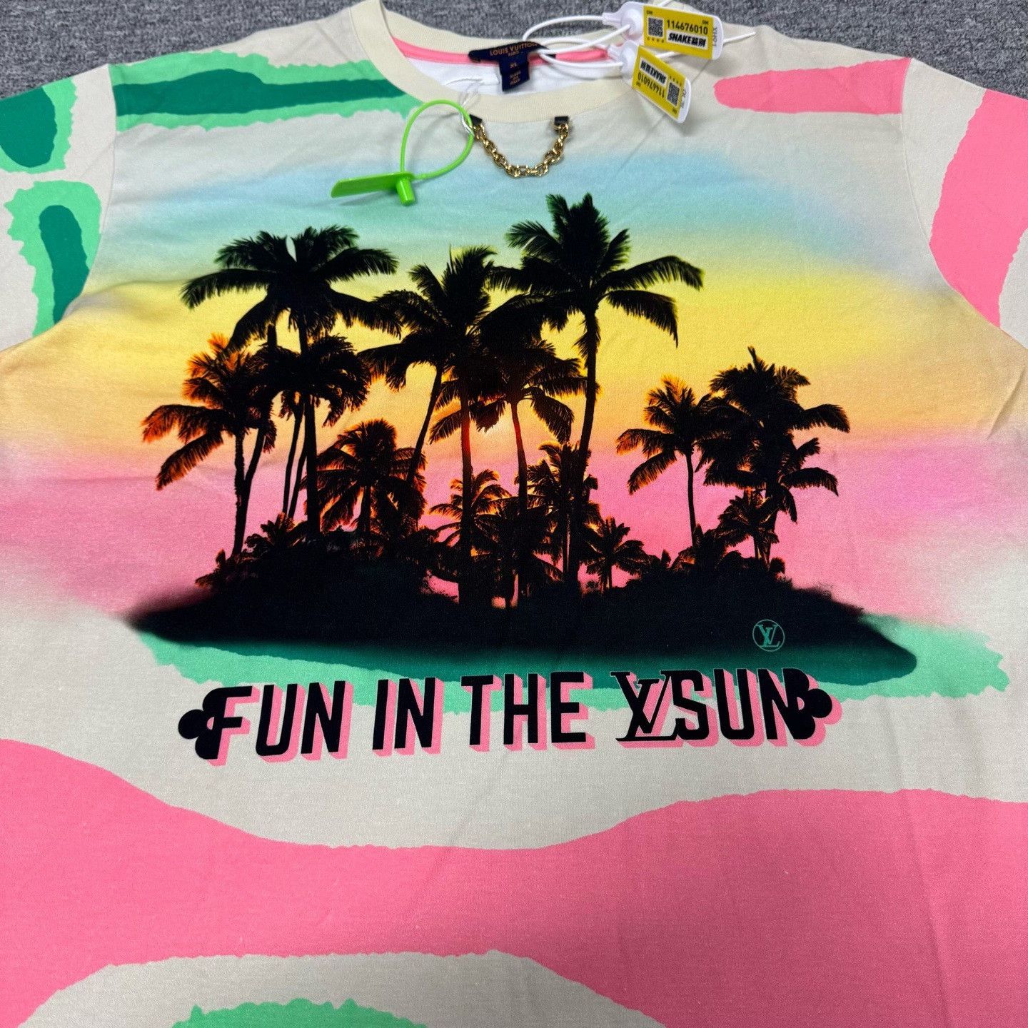 Louis Vuitton Louis Vuitton Colorful Palm Tree T-shirt Size XL / US 12-14 / IT 48-50 - 5 Thumbnail