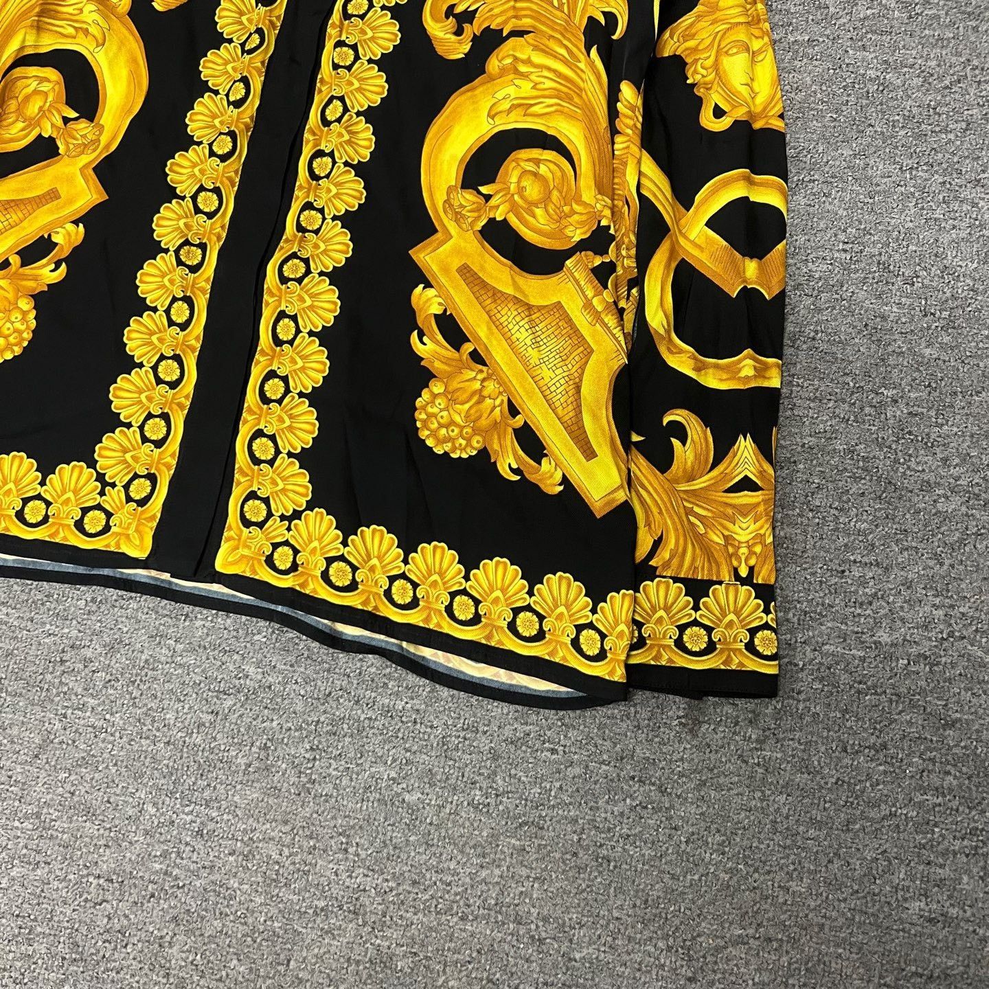 Versace Versace Baroque Medusa Print Silk Shirt Size S / US 4 / IT 40 - 3 Thumbnail