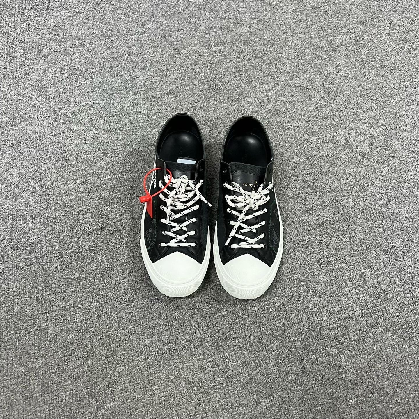 Louis Vuitton Louis Vuitton Monogram Low-Top Sneakers Size US 8.5 / EU 41-42 - 2 Thumbnail