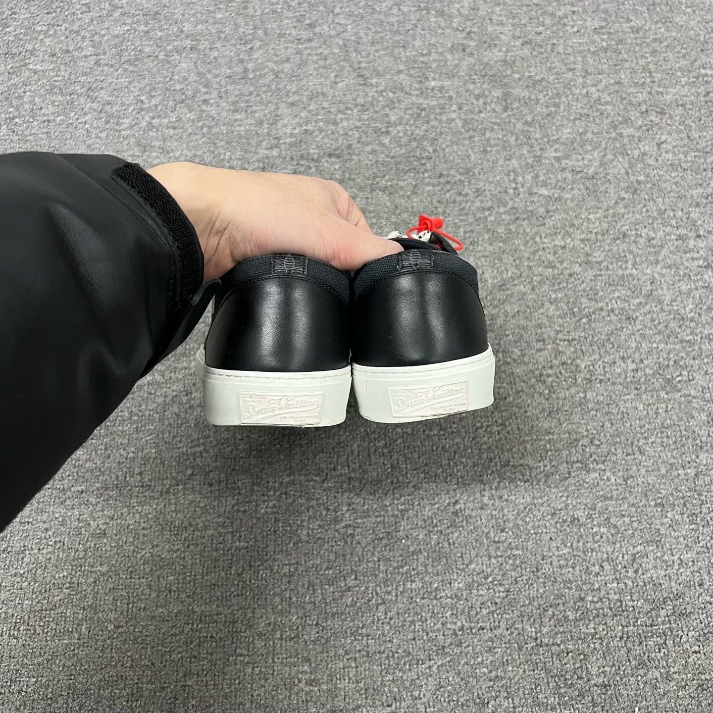 Louis Vuitton Louis Vuitton Monogram Low-Top Sneakers Size US 8.5 / EU 41-42 - 4 Thumbnail