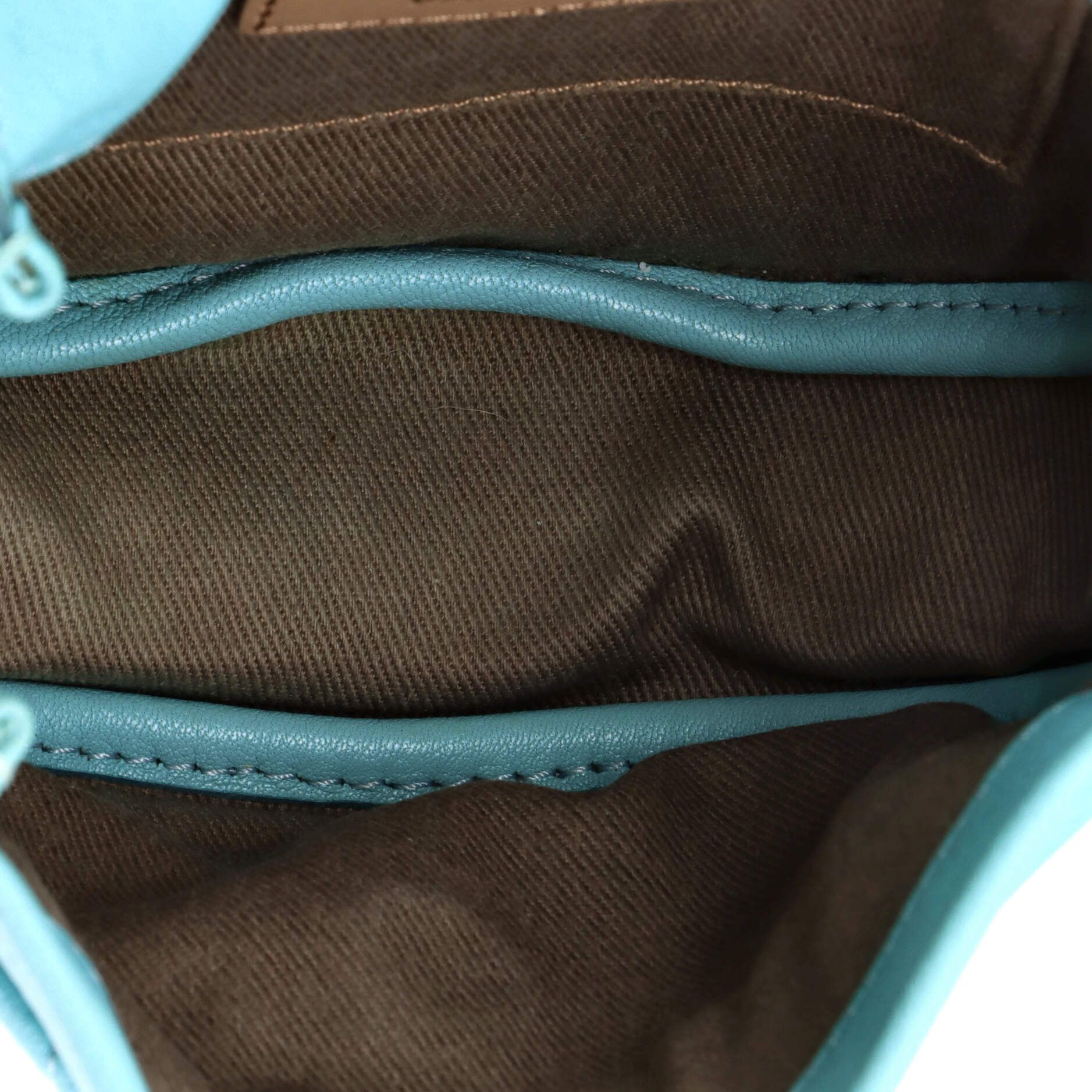 Chanel Casual Trip Messenger Bag Size ONE SIZE - 5 Thumbnail