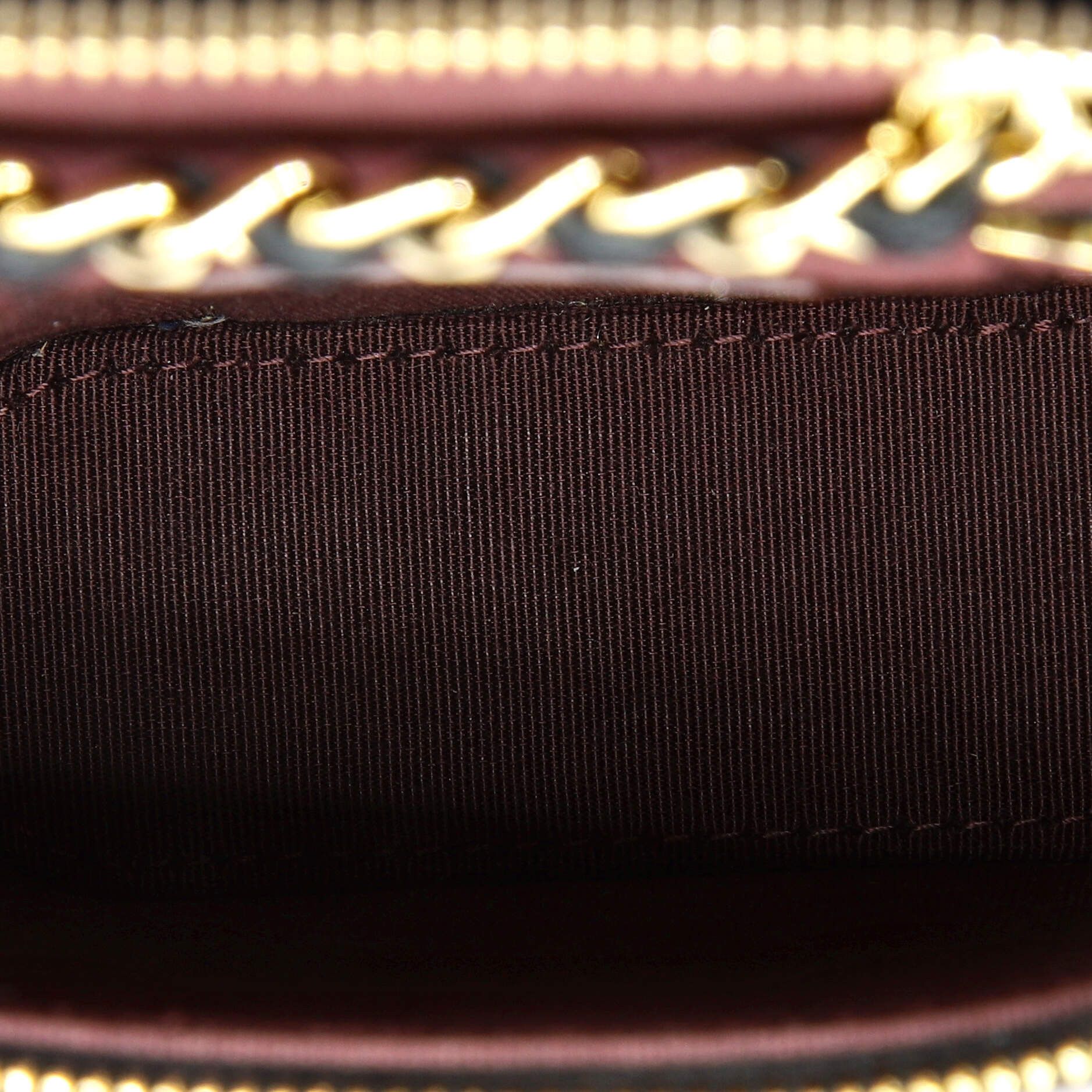 Chanel Vertical Classic Vanity Case with Chain Size ONE SIZE - 6 Thumbnail