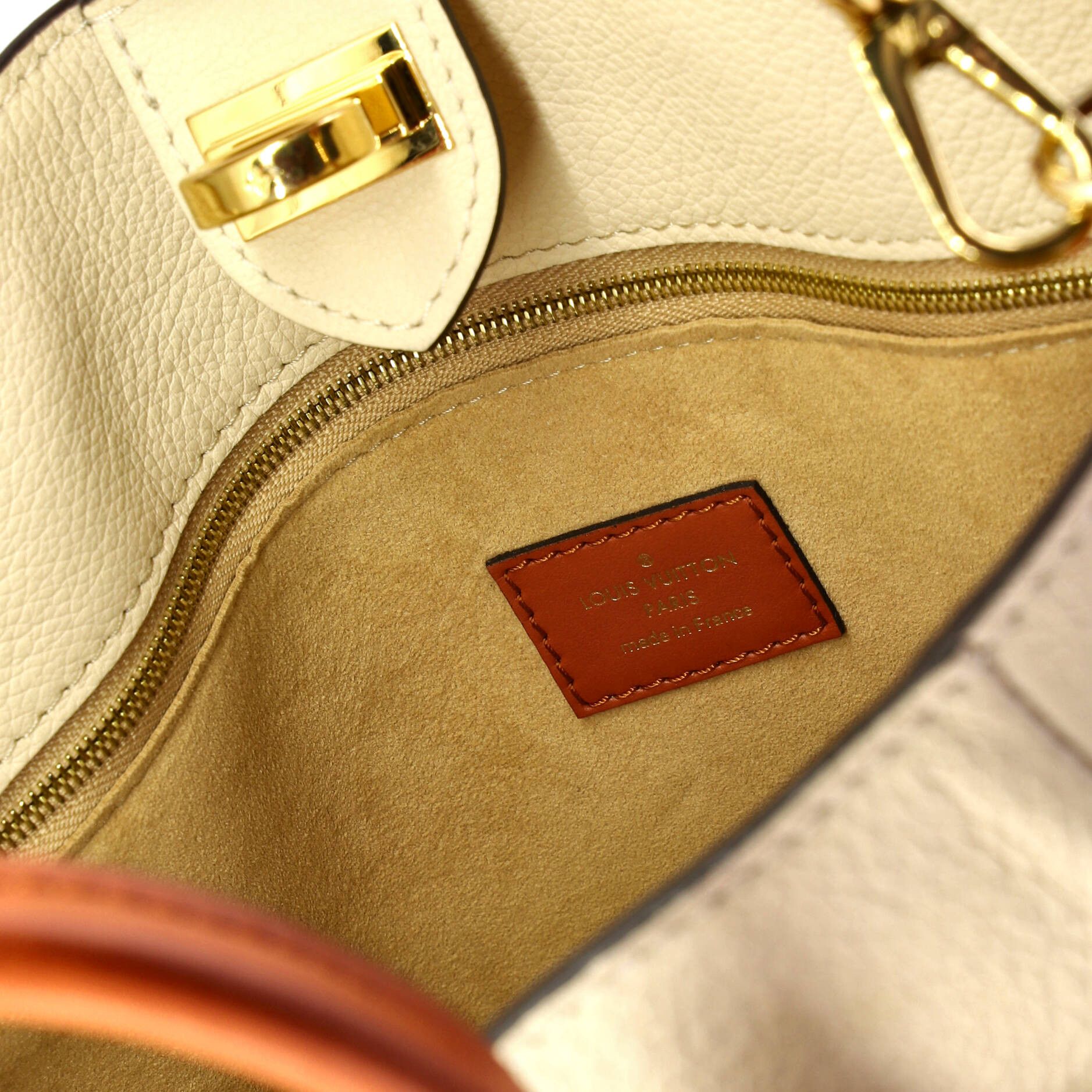 Louis Vuitton On My Side Tote Size ONE SIZE - 6 Thumbnail