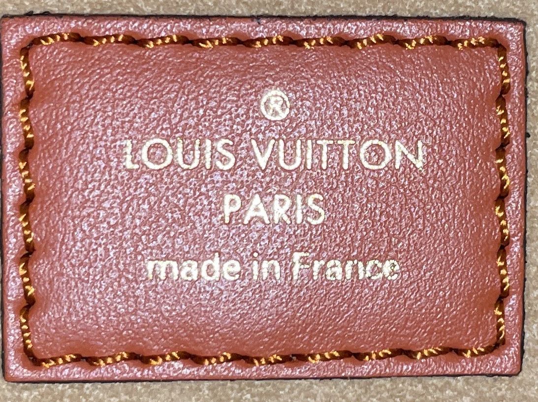 Louis Vuitton On My Side Tote Size ONE SIZE - 9 Thumbnail