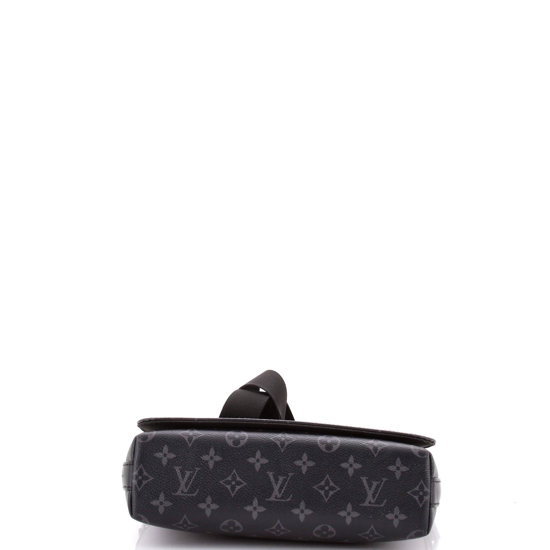Louis Vuitton District Messenger Bag Size ONE SIZE - 4 Thumbnail