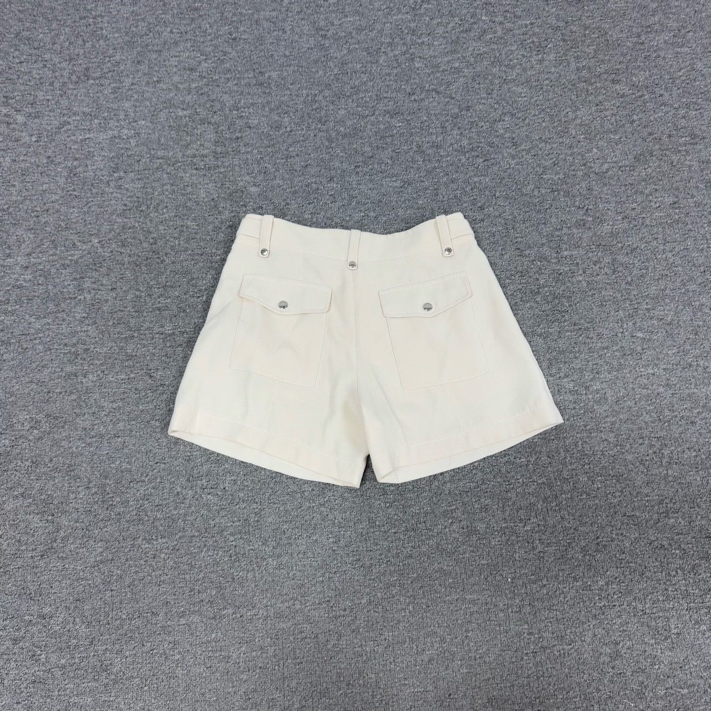 Louis Vuitton Louis Vuitton Beige Silver Buckle Suit Shorts Size US 27 - 2 Thumbnail