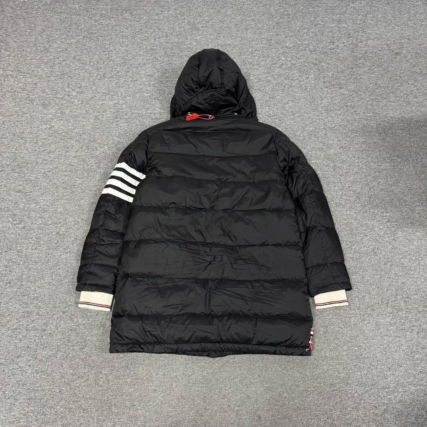 Thom Browne Thom Browne TB Classic 4-Stripe Hooded Down Jacket Size US M / EU 48-50 / 2 - 2 Thumbnail