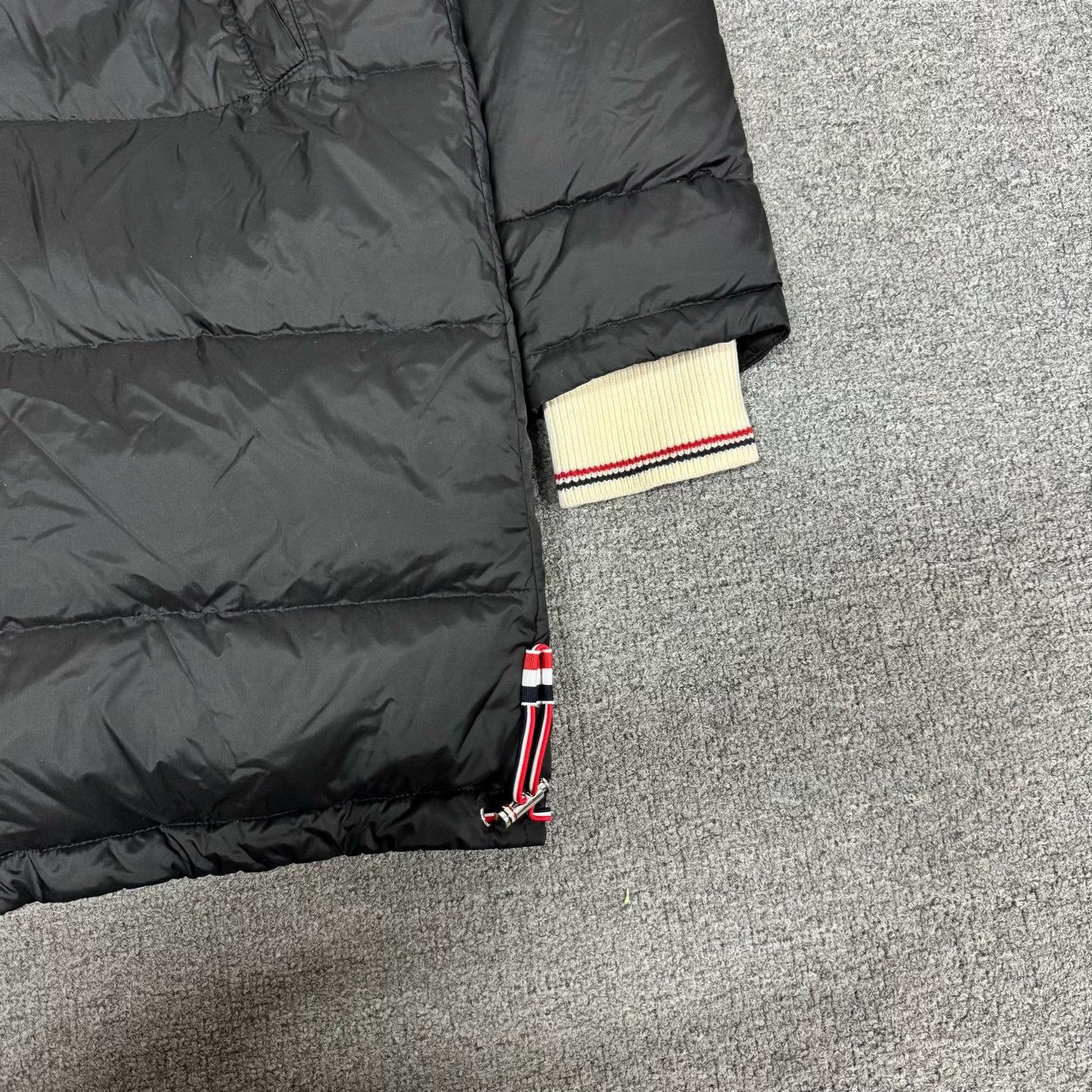 Thom Browne Thom Browne TB Classic 4-Stripe Hooded Down Jacket Size US M / EU 48-50 / 2 - 3 Thumbnail