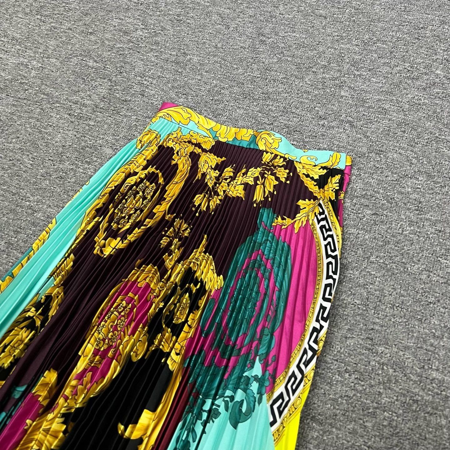 Versace Versace Floral Pleated Skirt Size 38 Size 38" / US 16 / IT 52 - 2 Thumbnail