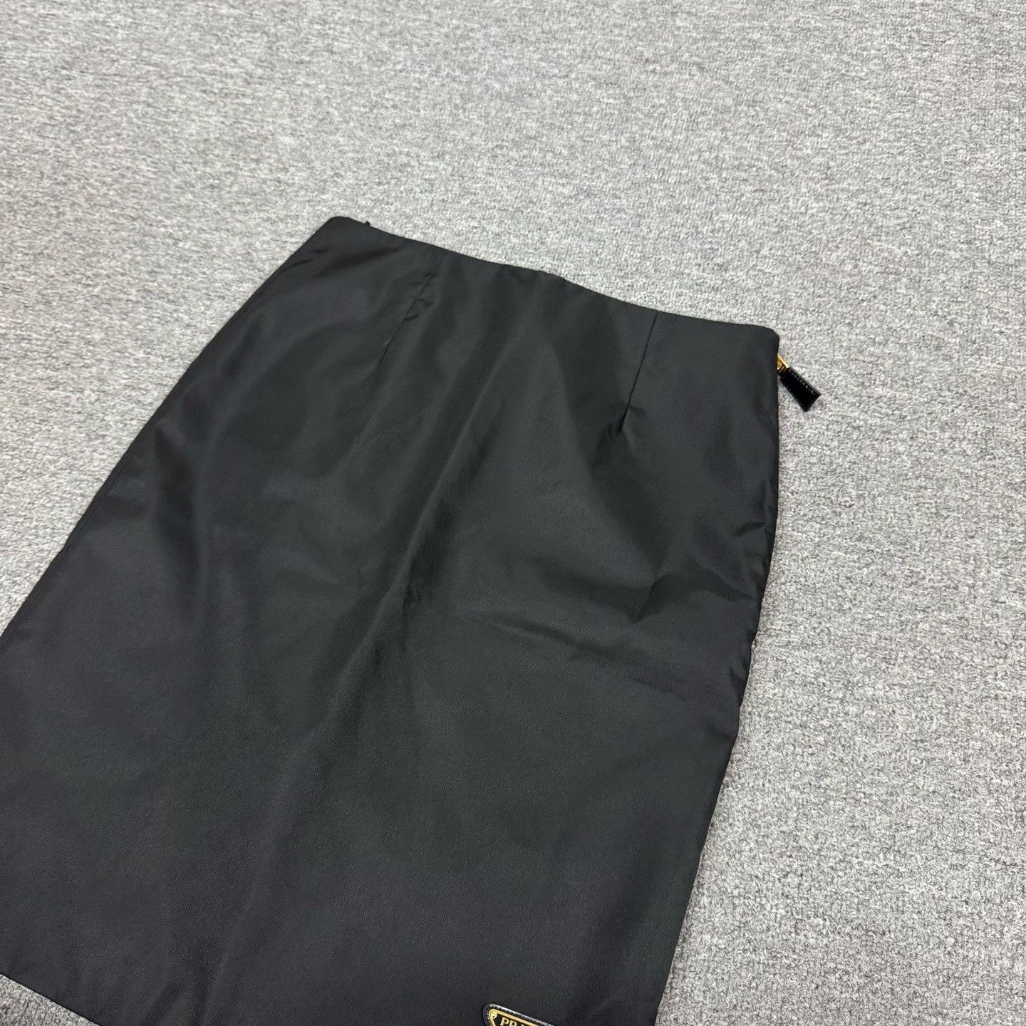 Prada Prada Gold Triangle Recycled Nylon Skirt Size 40" / US 18 - 4 Thumbnail