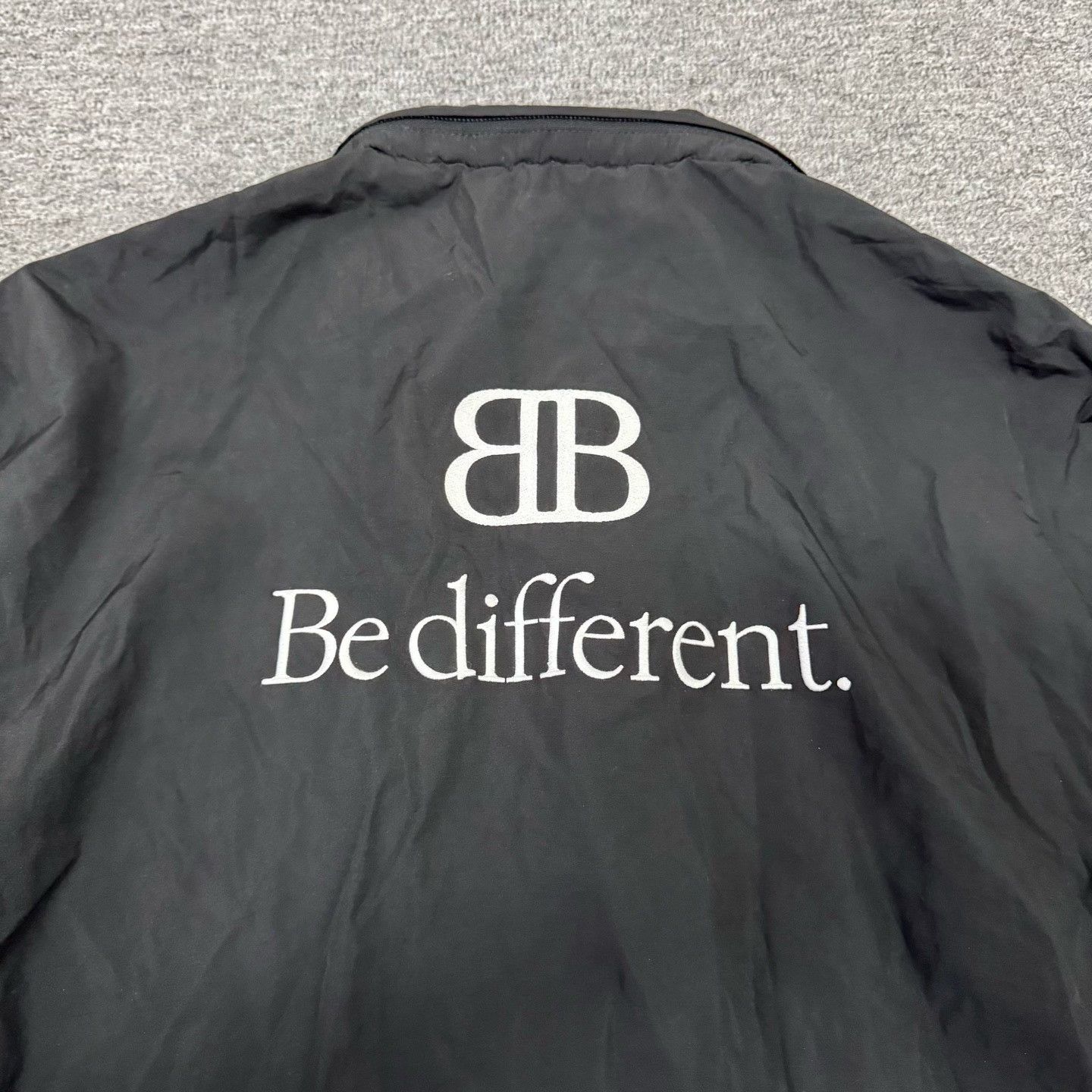 Balenciaga Balenciaga Be Different Single-Breasted Jacket Size US XS / EU 42 / 0 - 6 Thumbnail