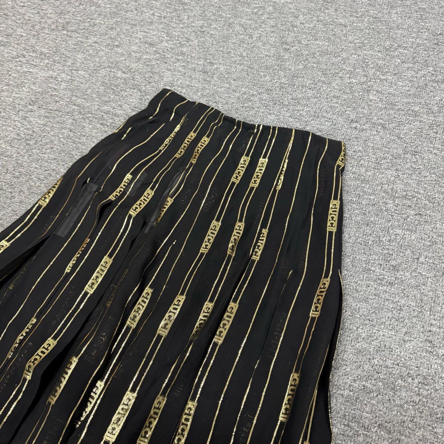 Gucci Gucci Dapper Dan Gold Logo Pleated Skirt Size 38" / US 16 / IT 52 - 2 Thumbnail
