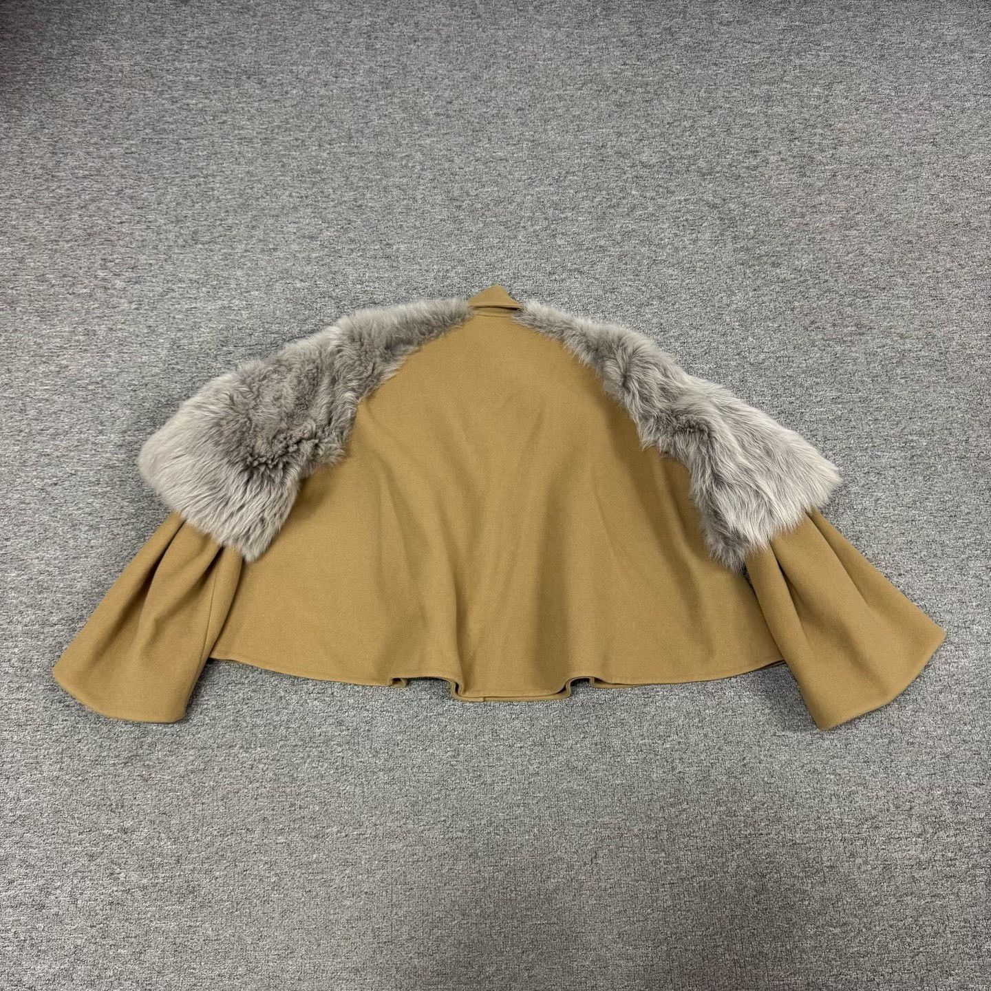 Loewe Loewe Fur-Trimmed Short Wool Coat Size XS / US 0-2 / IT 36-38 - 7 Thumbnail