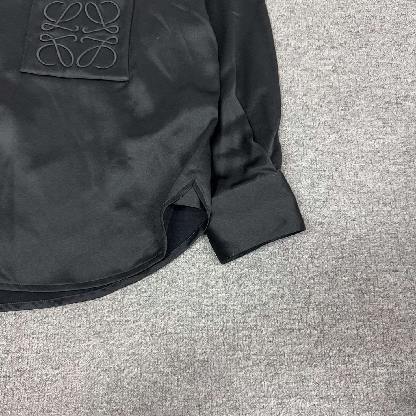 Loewe Loewe Logo Black Silk Long-Sleeve Shirt Size S / US 4 / IT 40 - 6 Thumbnail