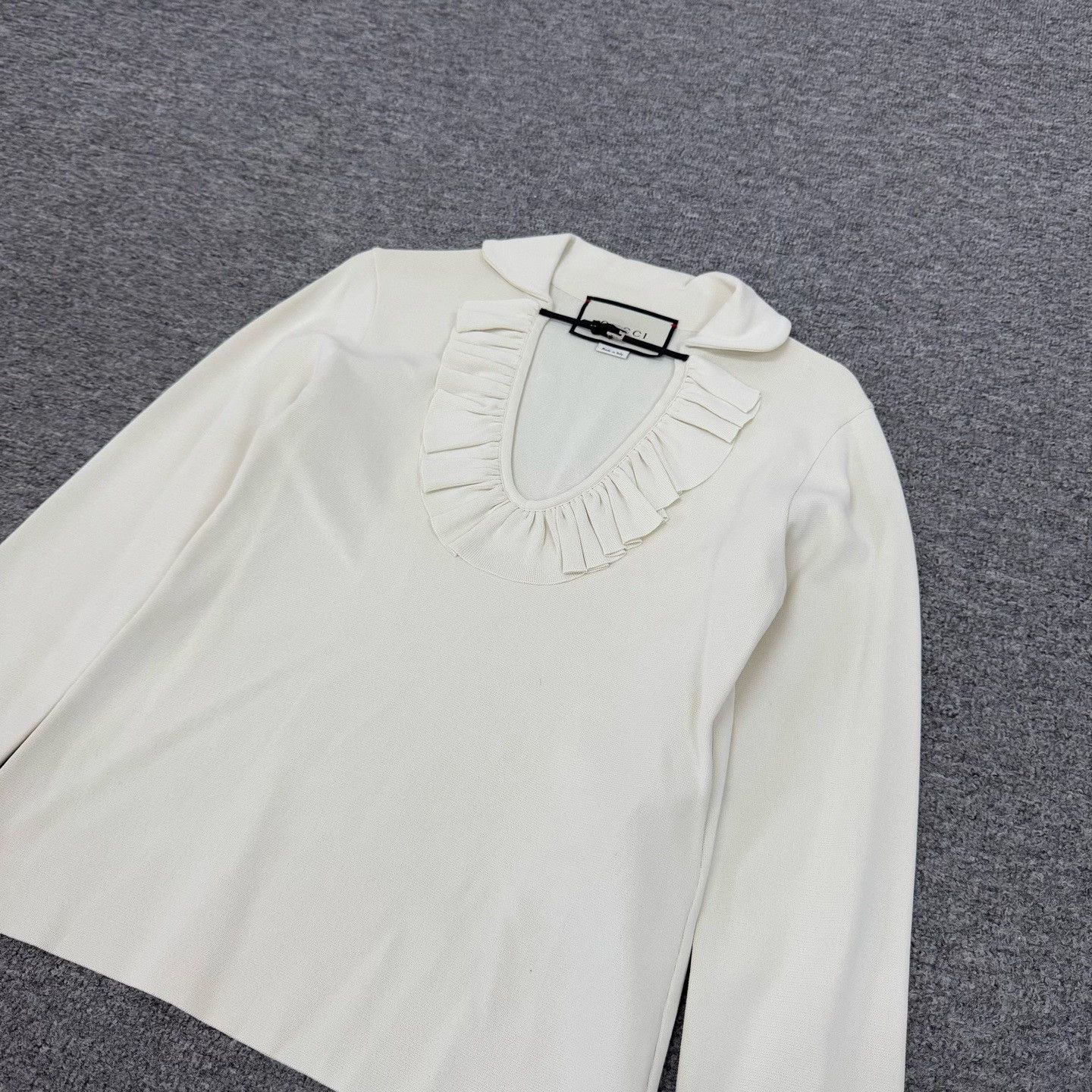 Gucci Gucci V-neck Ruffled Long-sleeve Top Size XXS / US 00 / IT 34 - 4 Thumbnail