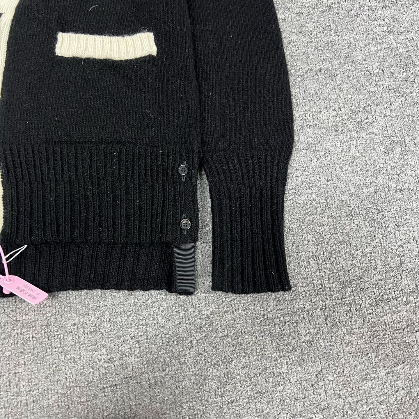 Thom Browne Thom Browne Four-Stripe Wool Knit Cardigan Size XS / US 0-2 / IT 36-38 - 2 Thumbnail