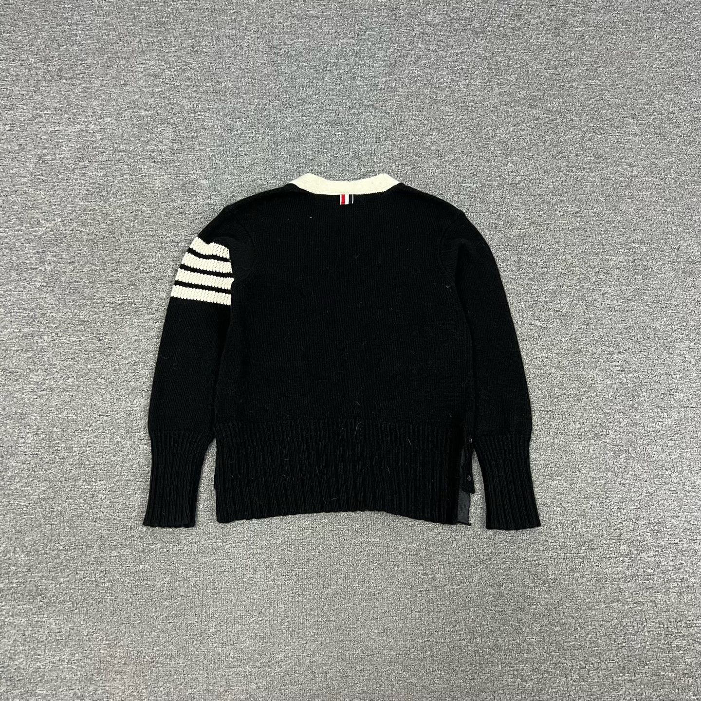 Thom Browne Thom Browne Four-Stripe Wool Knit Cardigan Size XS / US 0-2 / IT 36-38 - 6 Thumbnail