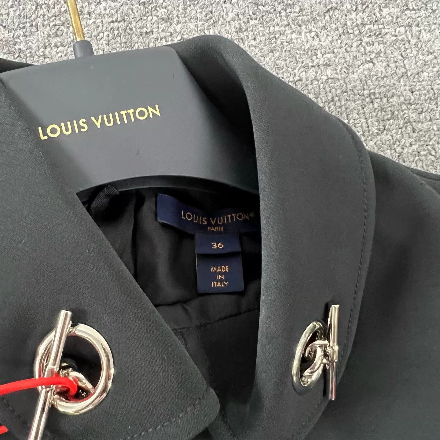 Louis Vuitton Louis Vuitton 25 New Chain Logo Dress Size XS / US 0-2 / IT 36-38 - 7 Thumbnail