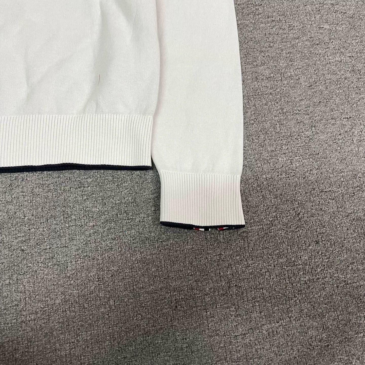 Thom Browne Thom Browne 4-Stripe Kite Jacquard White Knit Sweater Size US XXL / EU 58 / 5 - 3 Thumbnail