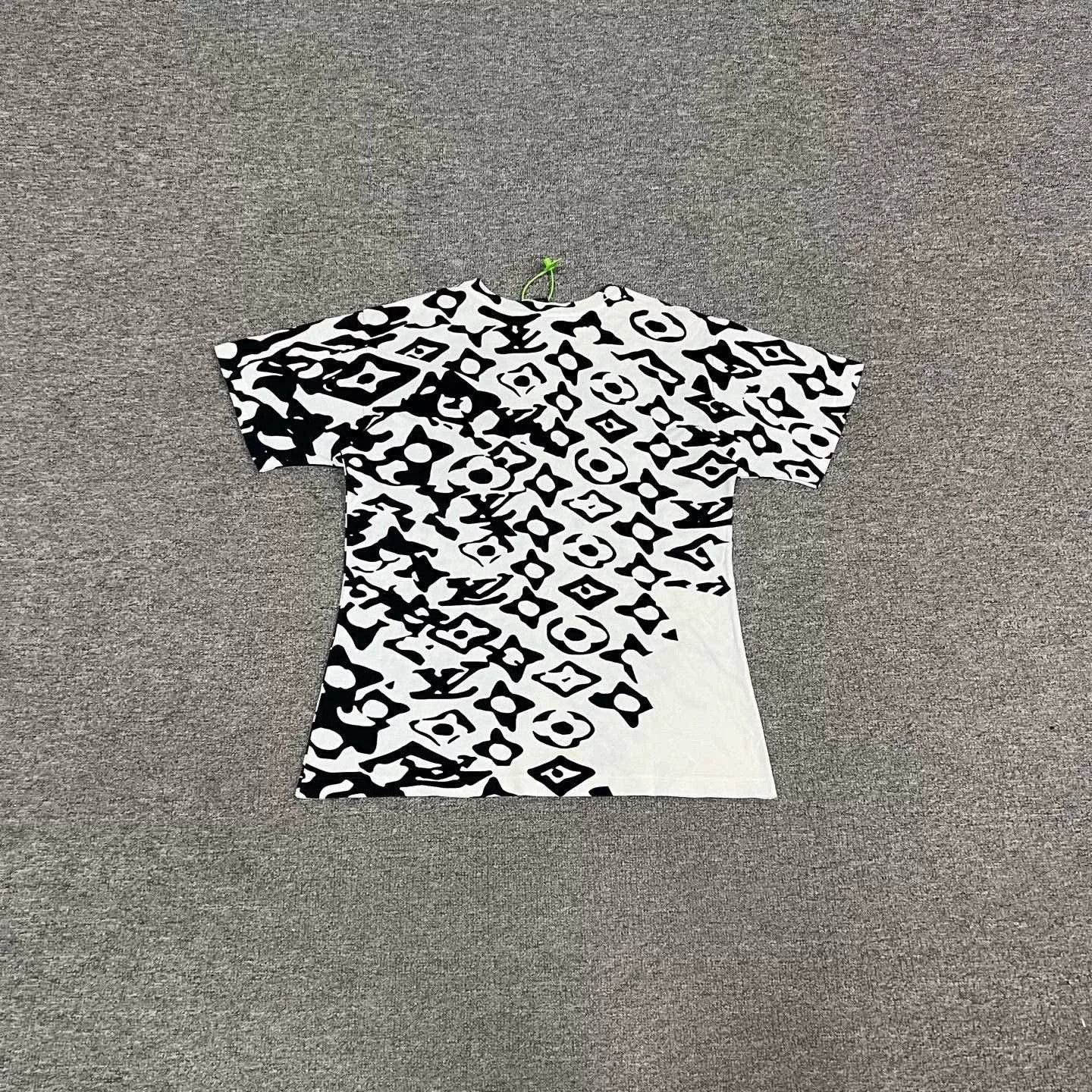Louis Vuitton Louis Vuitton Black White Monogram T-Shirt Size US S / EU 44-46 / 1 - 2 Thumbnail