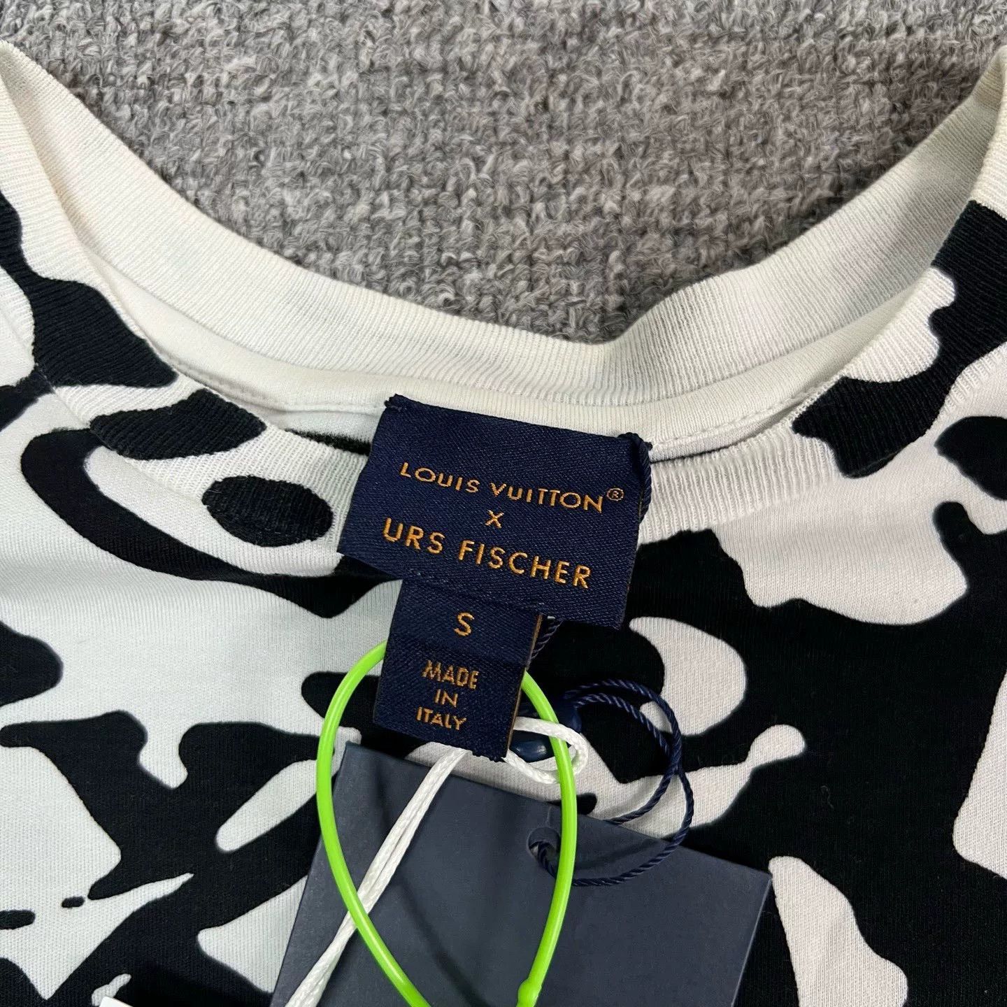 Louis Vuitton Louis Vuitton Black White Monogram T-Shirt Size US S / EU 44-46 / 1 - 5 Thumbnail