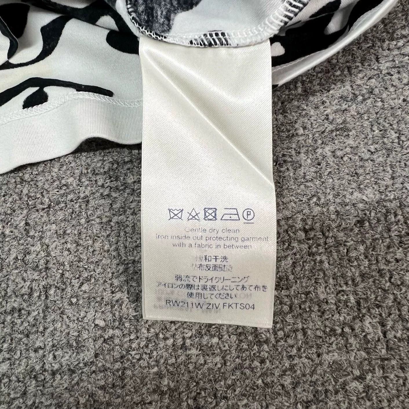 Louis Vuitton Louis Vuitton Black White Monogram T-Shirt Size US S / EU 44-46 / 1 - 7 Thumbnail