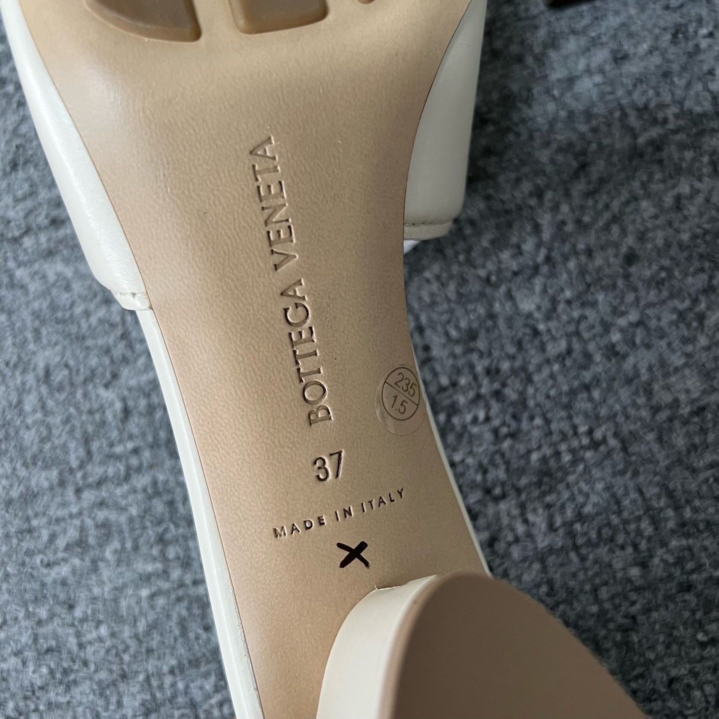 Bottega Veneta Bottega Veneta Women's Block Heel Mules Size US 6 / IT 36 - 6 Thumbnail