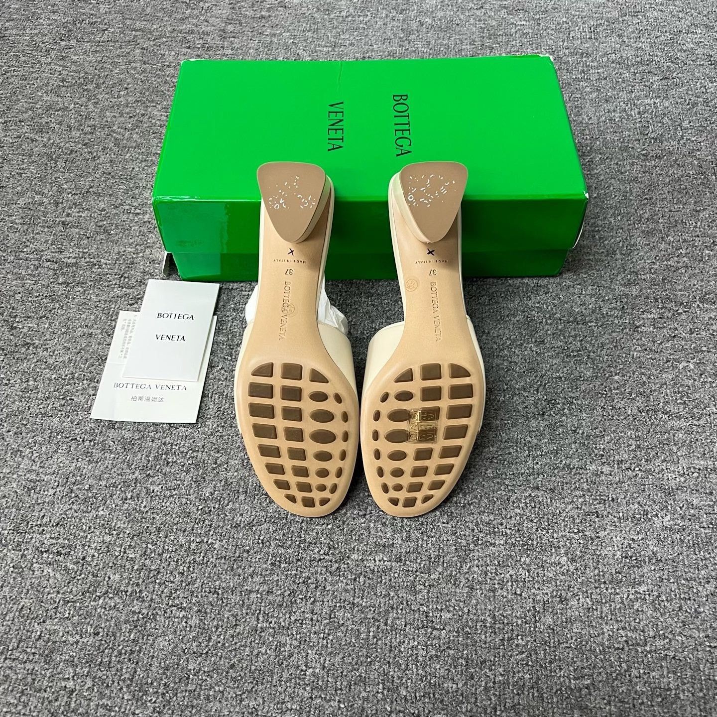 Bottega Veneta Bottega Veneta Women's Block Heel Mules Size US 6 / IT 36 - 7 Thumbnail