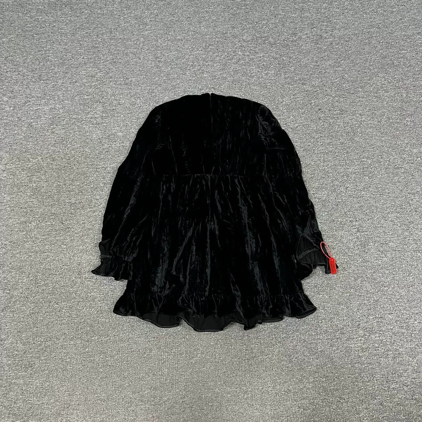 Yves Saint Laurent Saint Laurent Black Velvet Dress F36 Size XS / US 0-2 / IT 36-38 - 4 Thumbnail