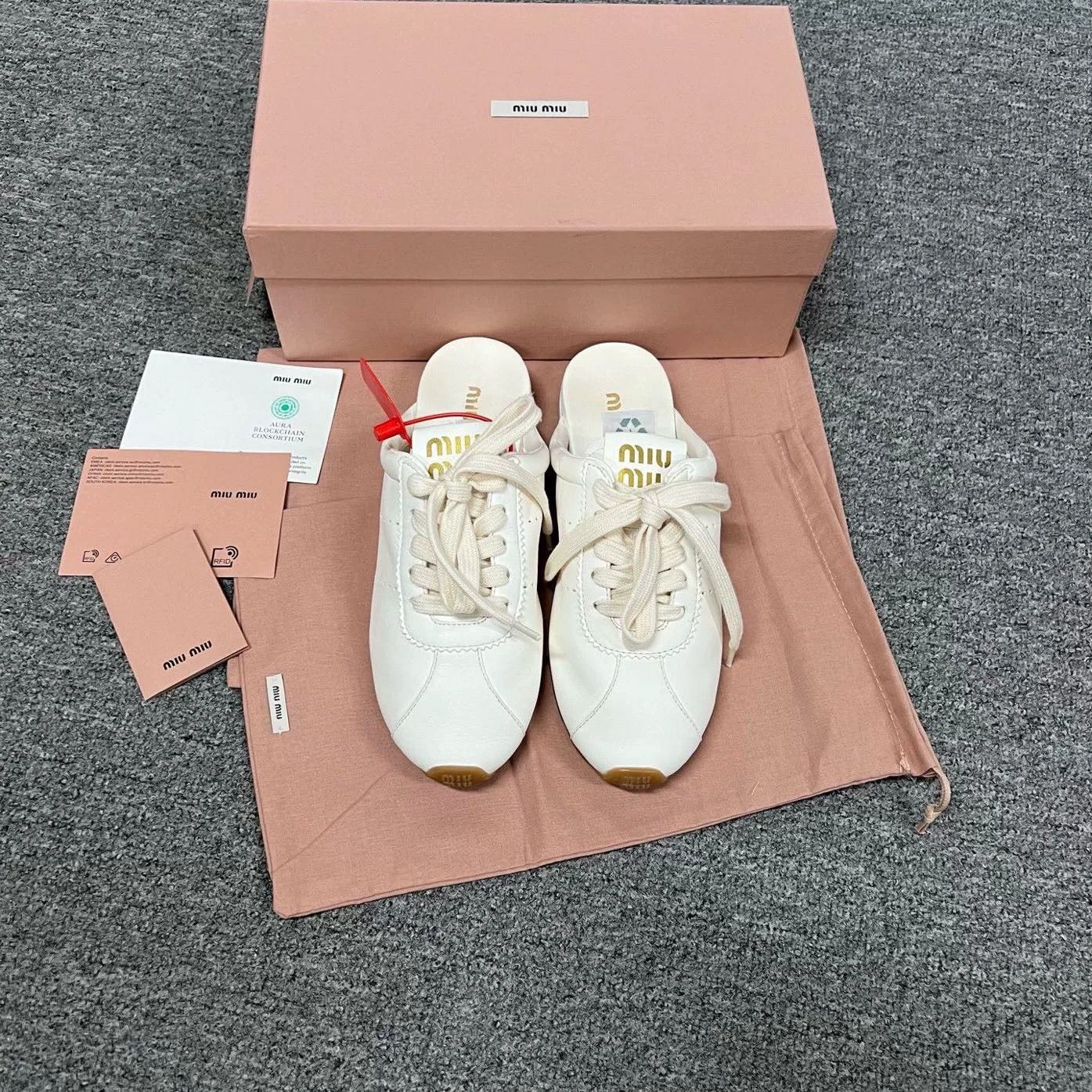 Miu Miu MiuMiu Plume White Mule Training Shoes Size US 7 / IT 37 - 2 Thumbnail