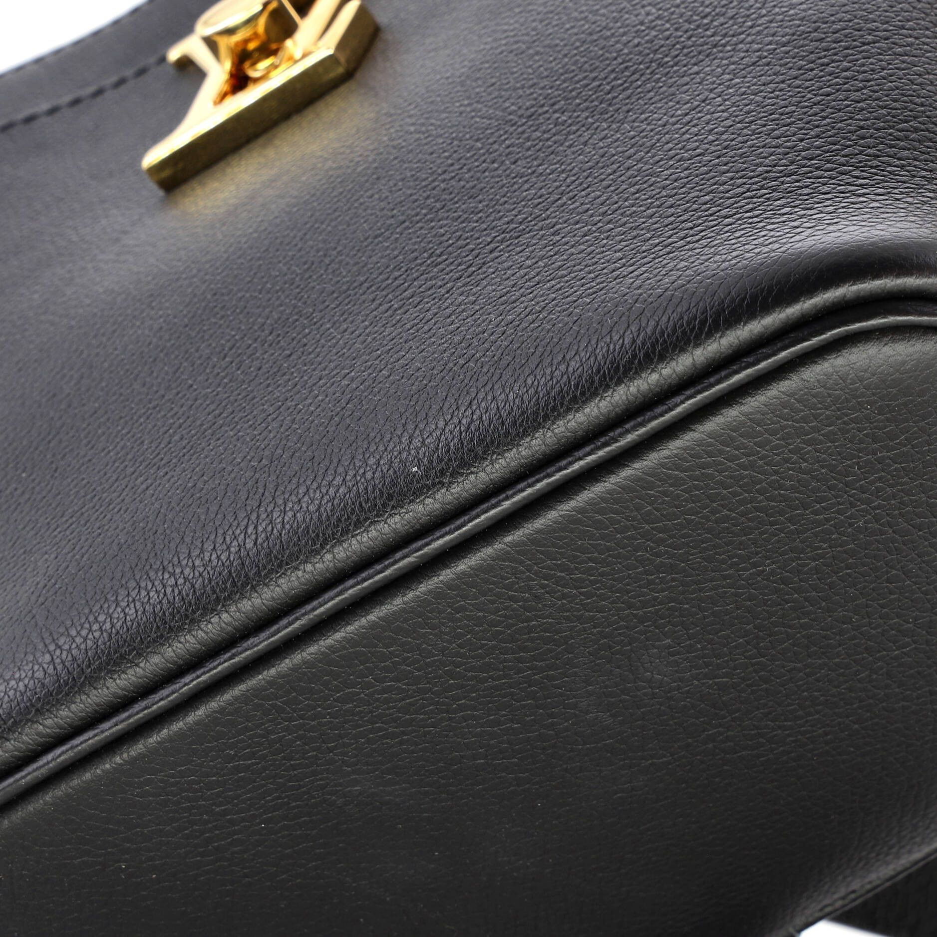Louis Vuitton Lock and Walk Bucket Bag Size ONE SIZE - 7 Thumbnail