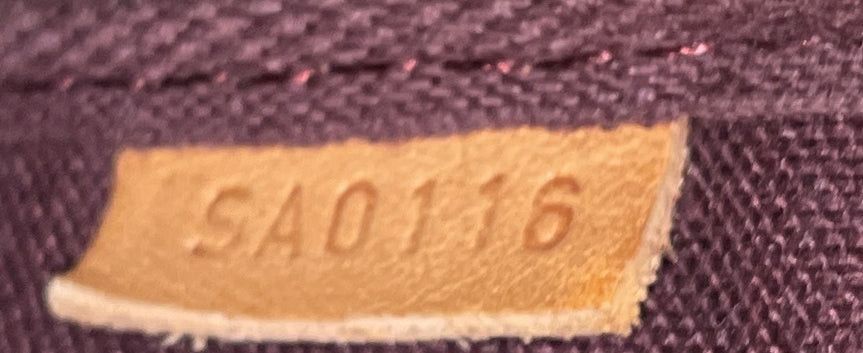 Louis Vuitton Favorite Handbag Size ONE SIZE - 9 Thumbnail