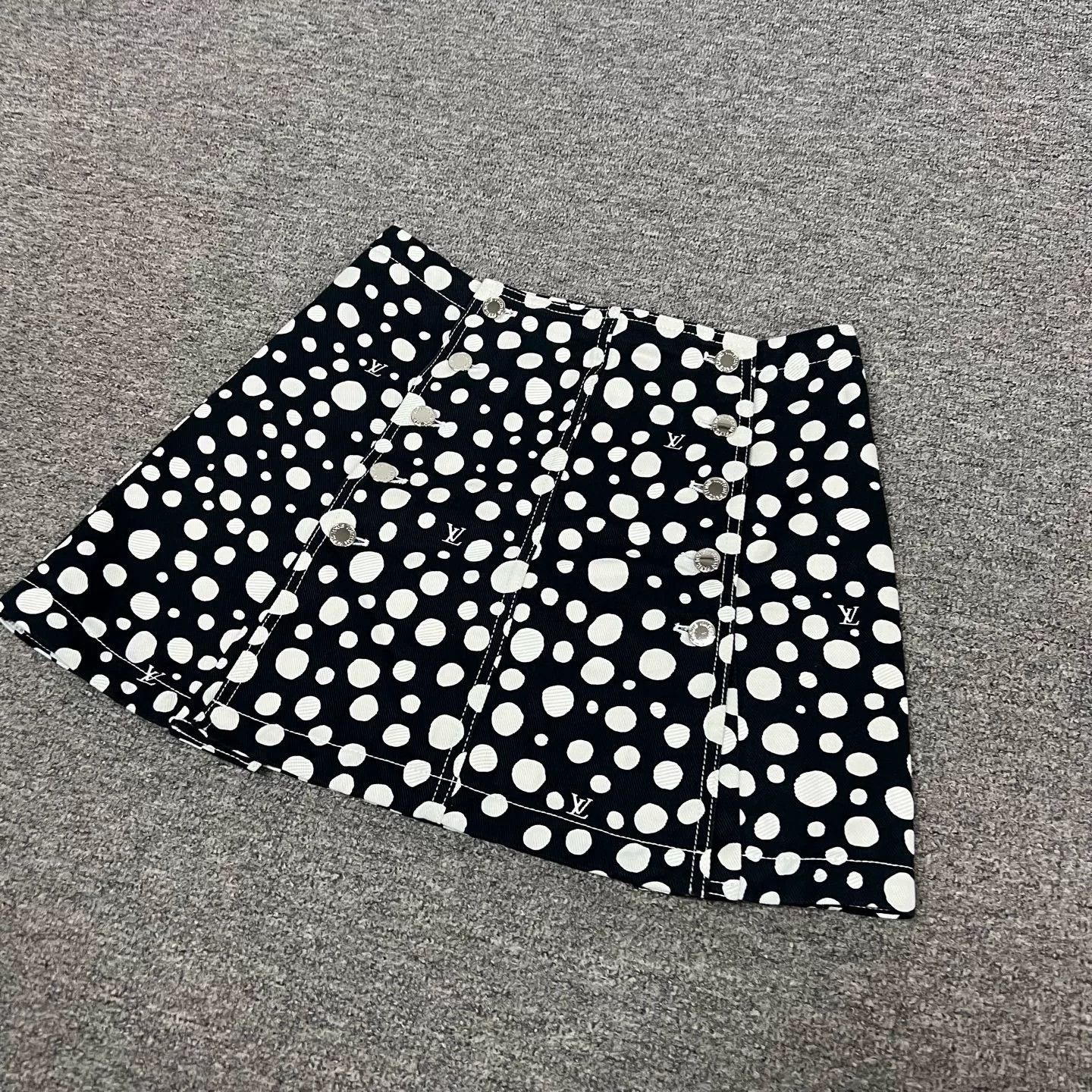 Louis Vuitton Louis Vuitton Yayoi Kusama Polka Dot Skirt Size 36" / US 14 / IT 50 - 6 Thumbnail