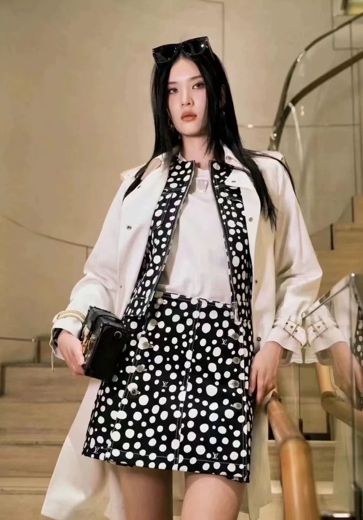 Louis Vuitton Louis Vuitton Yayoi Kusama Polka Dot Skirt Size 36" / US 14 / IT 50 - 2 Thumbnail