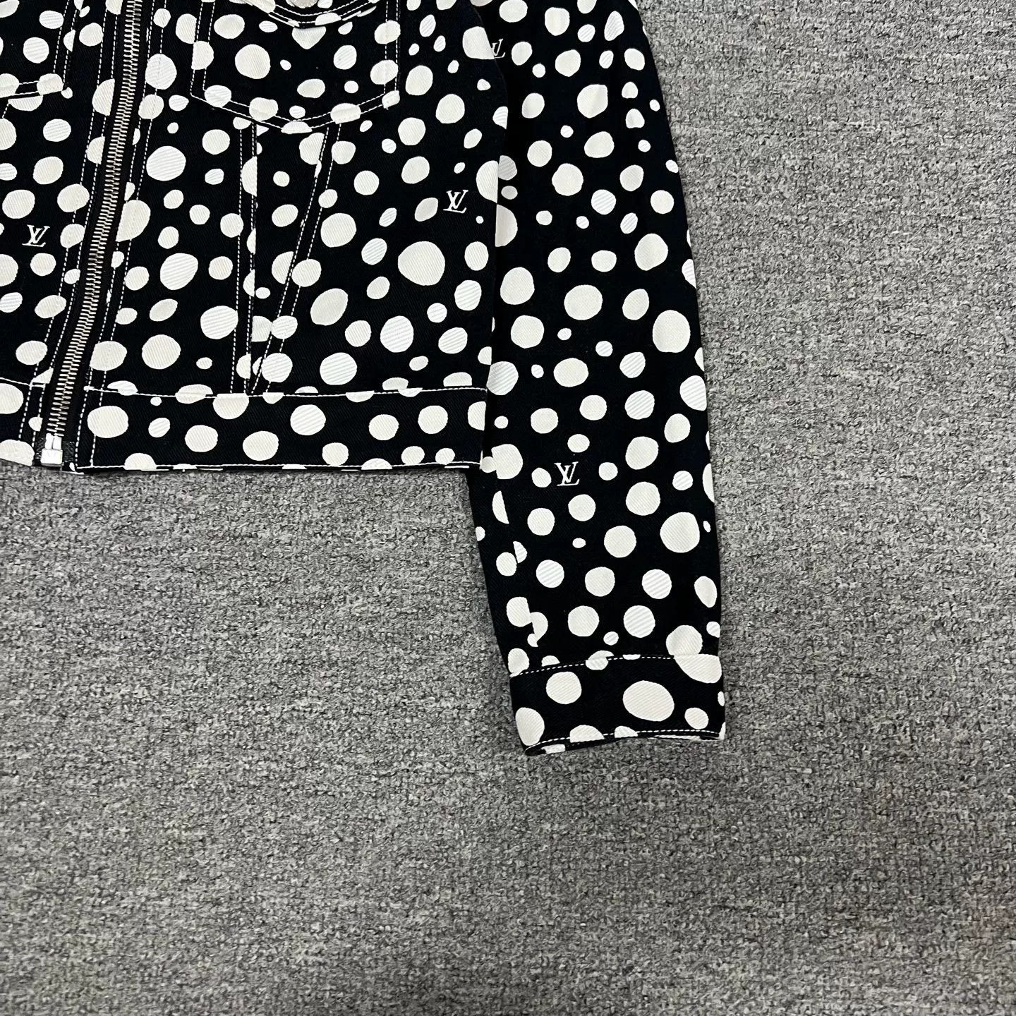 Louis Vuitton Louis Vuitton Yayoi Kusama Polka Dot Denim Jacket Size XS / US 0-2 / IT 36-38 - 5 Thumbnail