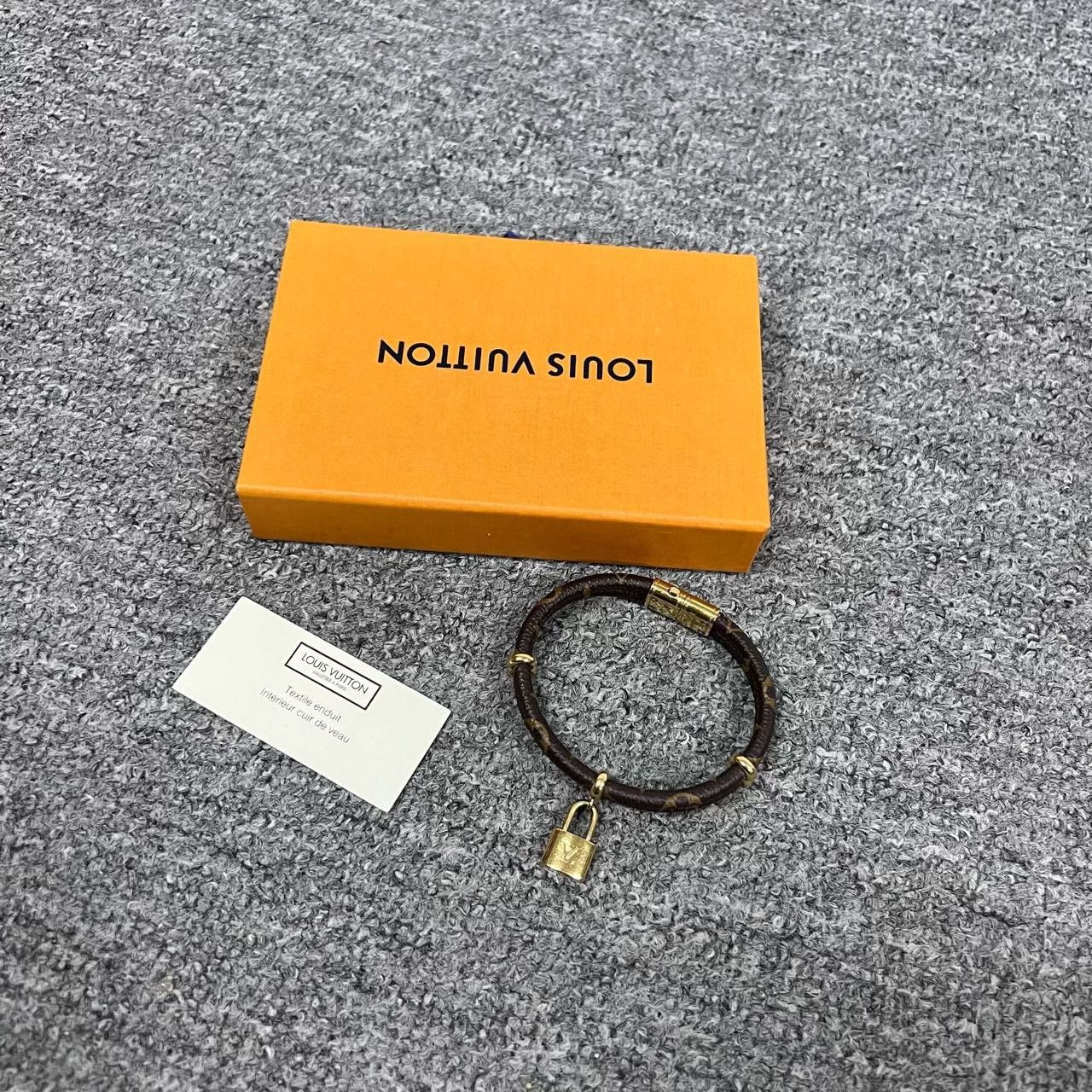 Louis Vuitton Louis Vuitton Monogram Lock Bracelet Size ONE SIZE - 2 Thumbnail