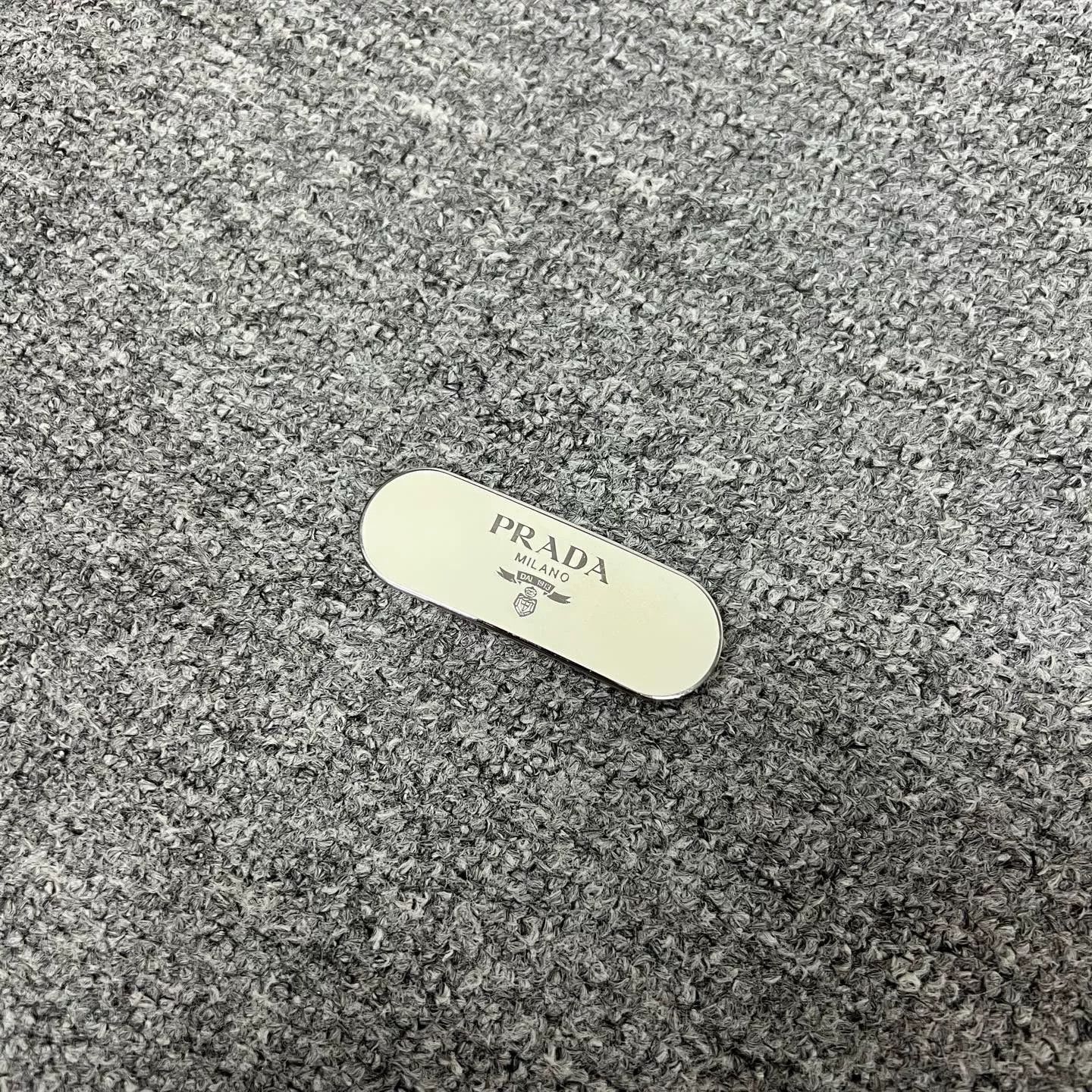 Prada Prada Classic Logo White Hair Clip Size ONE SIZE - 3 Thumbnail