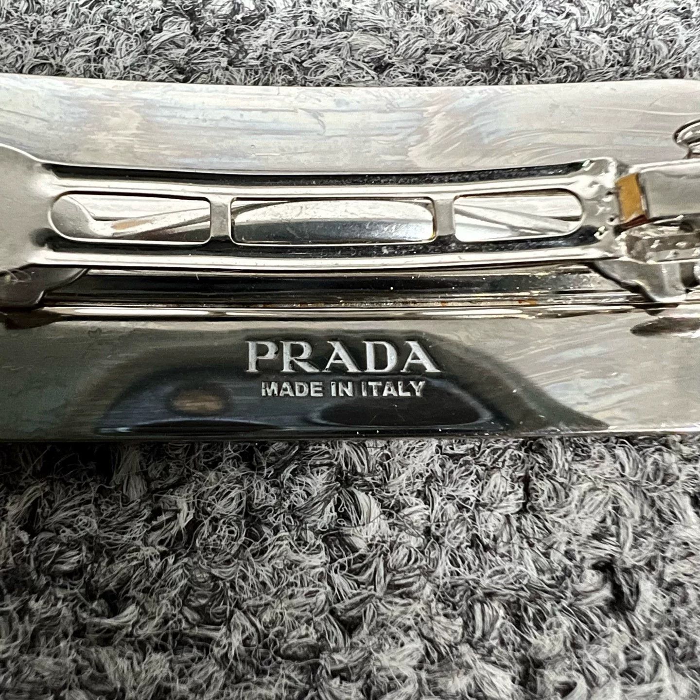 Prada Prada Classic Logo White Hair Clip Size ONE SIZE - 5 Thumbnail