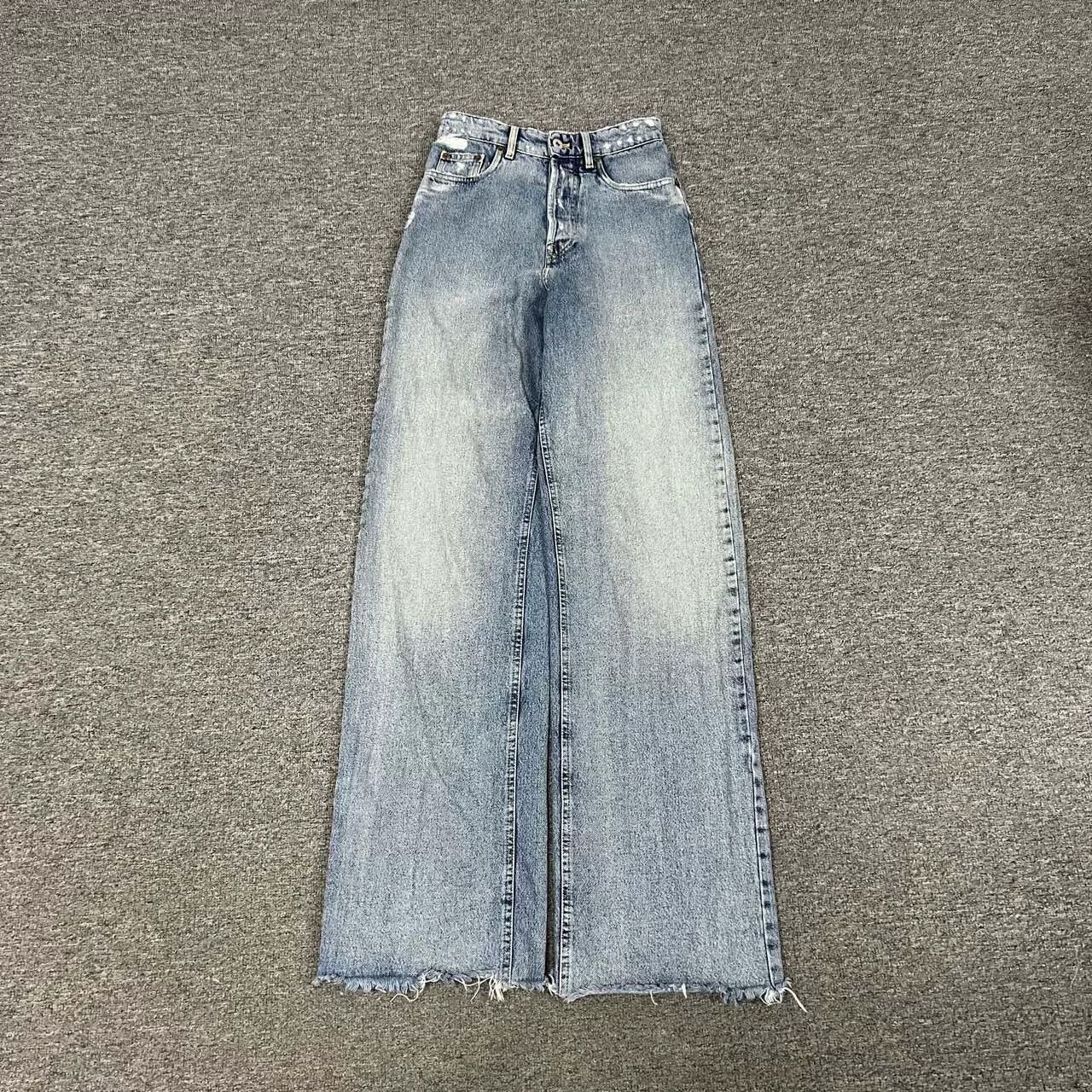 Miu Miu Miu Miu Logo Washed Distressed Wide-Leg Jeans Size 24" / US 00 / IT 34 - 2 Thumbnail