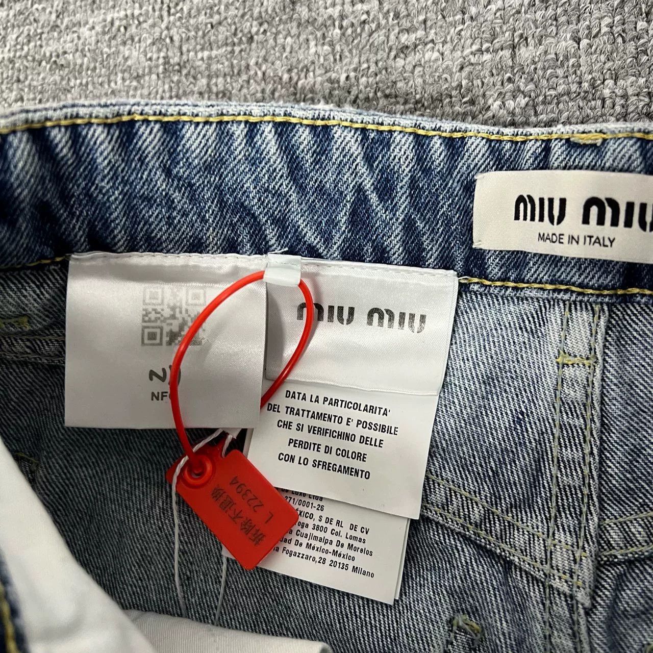 Miu Miu Miu Miu Logo Washed Distressed Wide-Leg Jeans Size 24" / US 00 / IT 34 - 7 Thumbnail