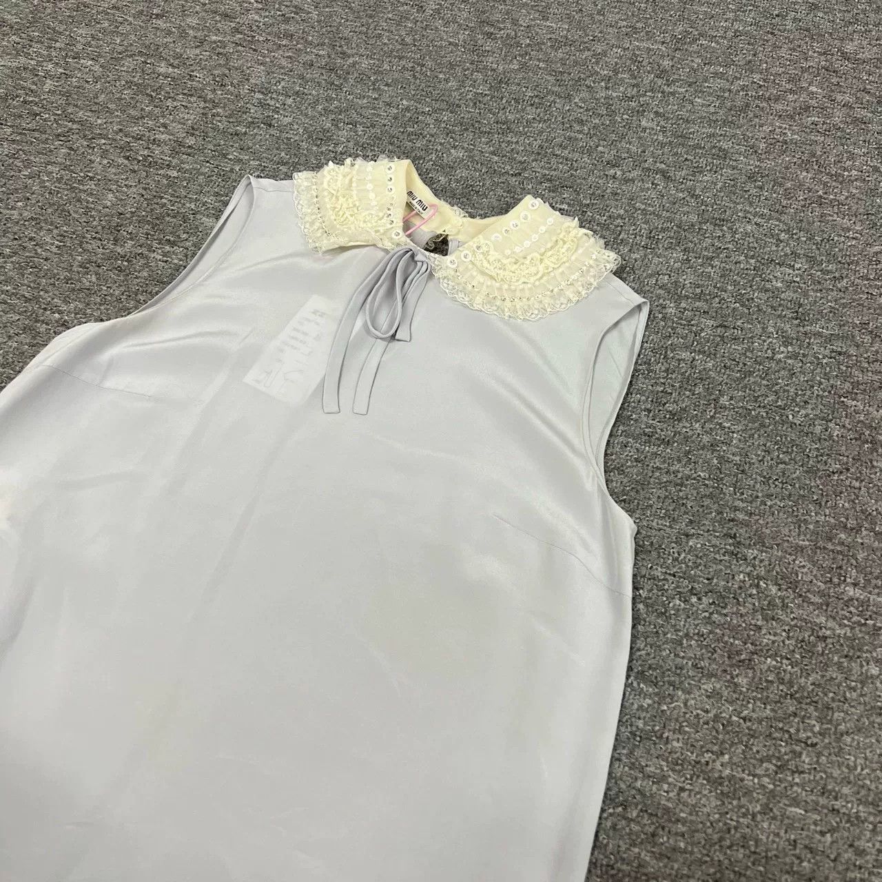 Miu Miu Miu Miu Silk Sleeveless Sequin Collar Top Size XS / US 0-2 / IT 36-38 - 5 Thumbnail