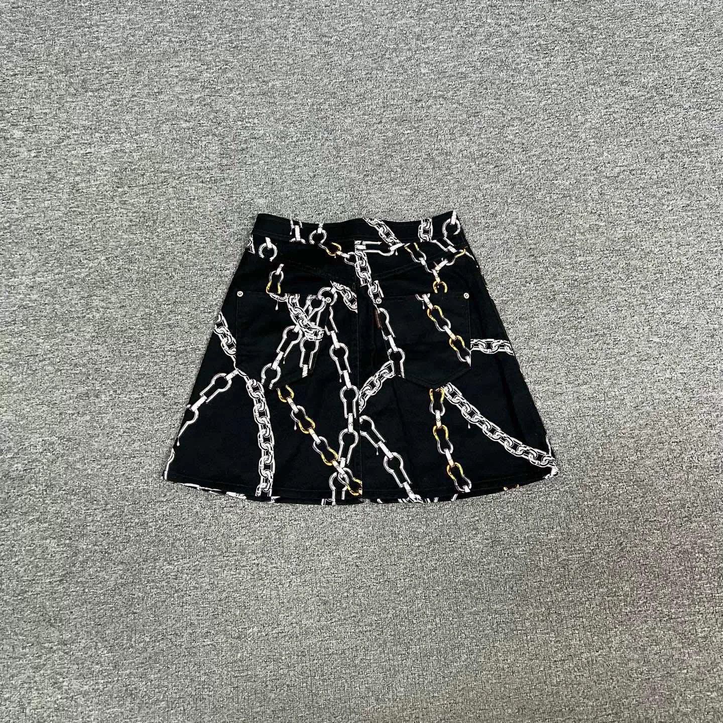 Louis Vuitton Louis Vuitton Chain Pattern Denim Skirt Size 26" / US 2 / IT 38 - 4 Thumbnail