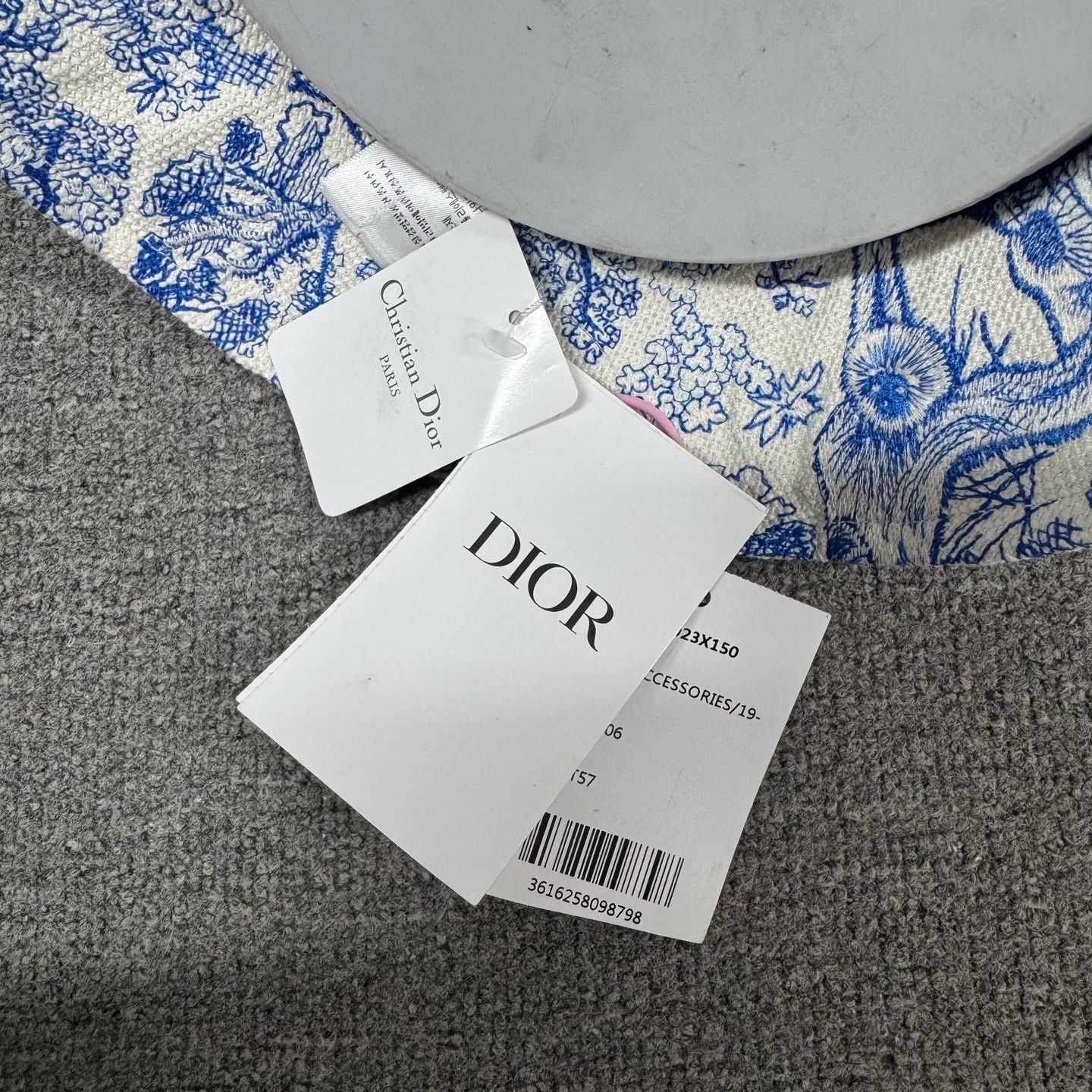 Dior Dior Zoo Collection Embroidered Logo Bucket Hat Size ONE SIZE - 5 Thumbnail