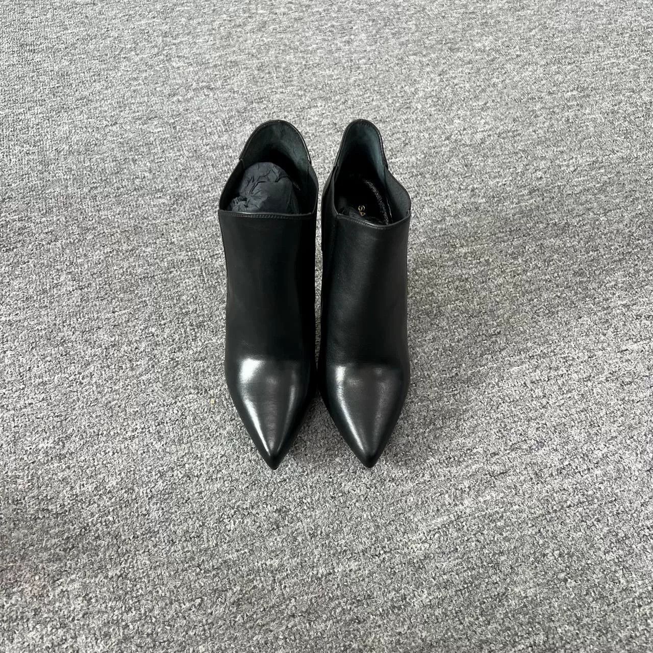 Yves Saint Laurent YSL Black Pointed Toe Heeled Ankle Boots Size US 4 / IT 34 - 2 Thumbnail